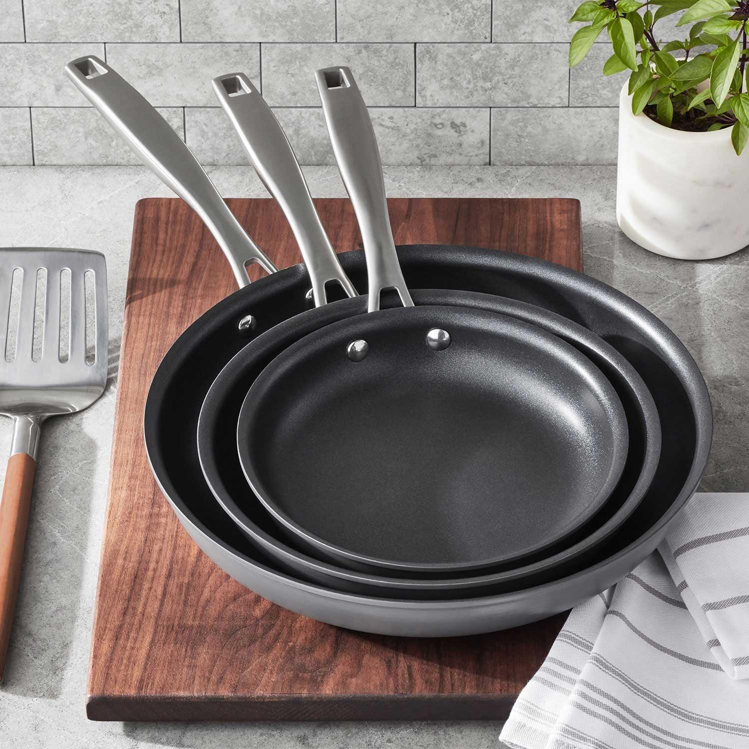 Member's Mark 3-Piece Hard Anodized Fry Pan Set - Image 3