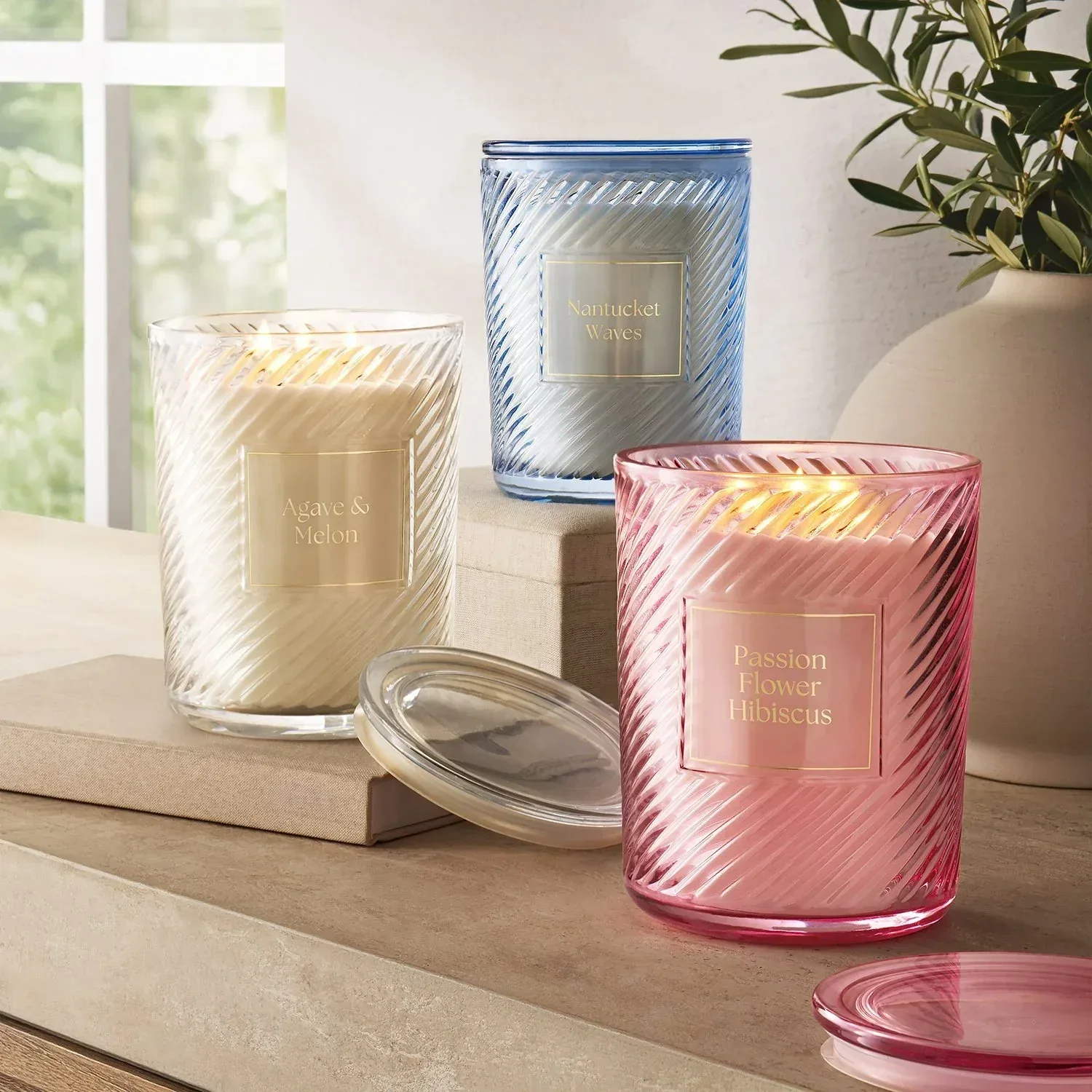 Member's Mark 3-Wick Ribbed Glass Candle, 28 oz. - Image 11