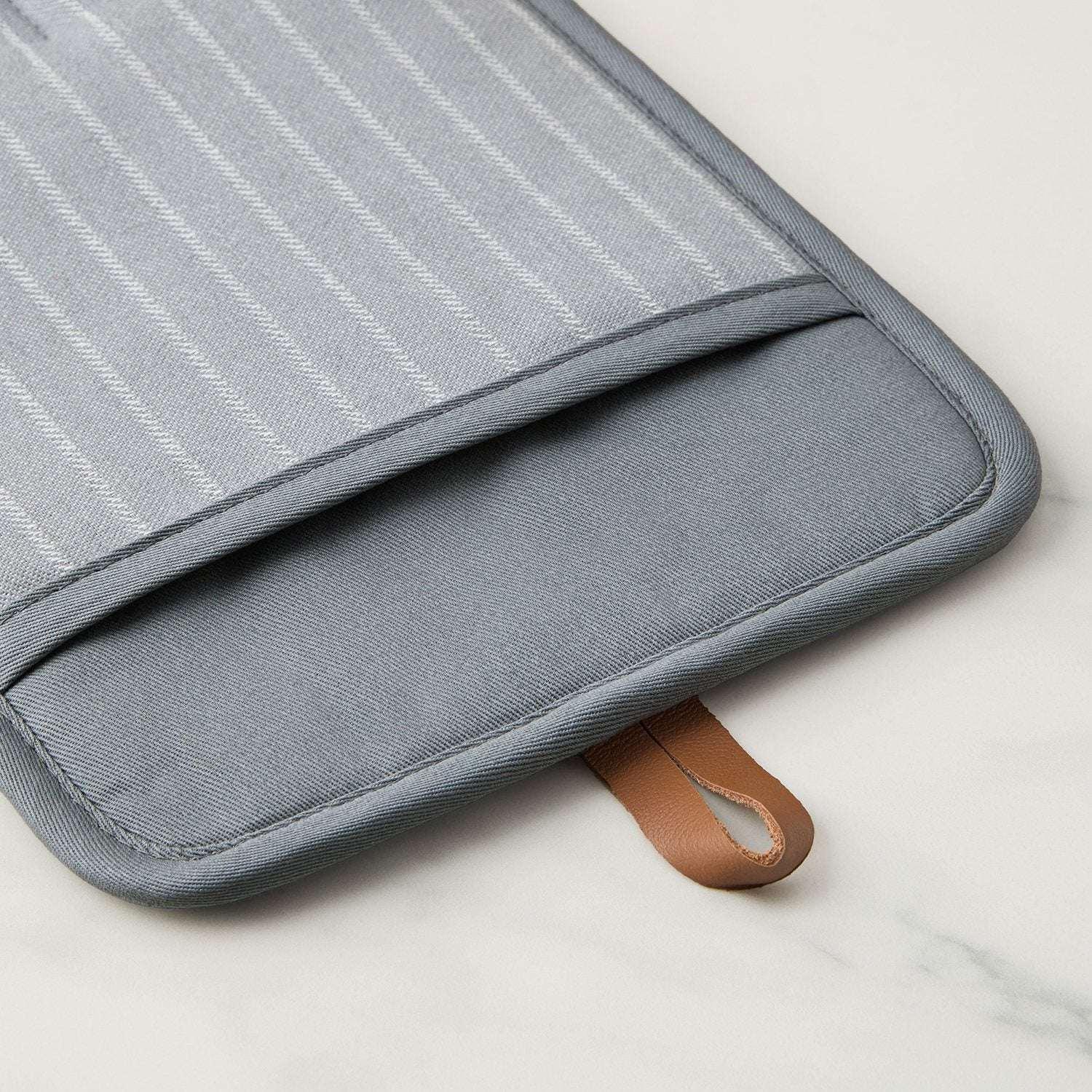 Member's Mark 4 -Pack Yarn Dyed Silicone Oven Mitt, Pot Holder, Mini Mitt Set - Image 14