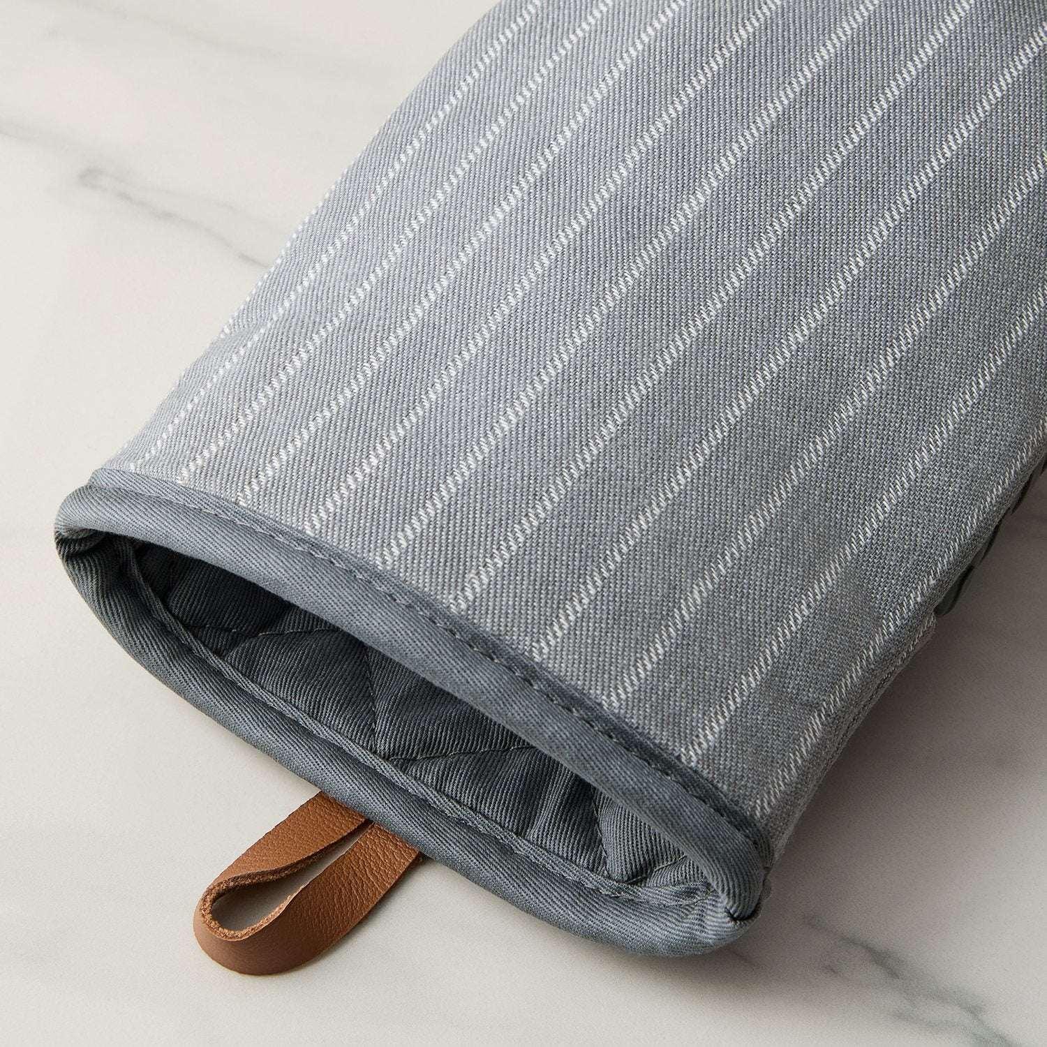 Member's Mark 4 -Pack Yarn Dyed Silicone Oven Mitt, Pot Holder, Mini Mitt Set - Image 16