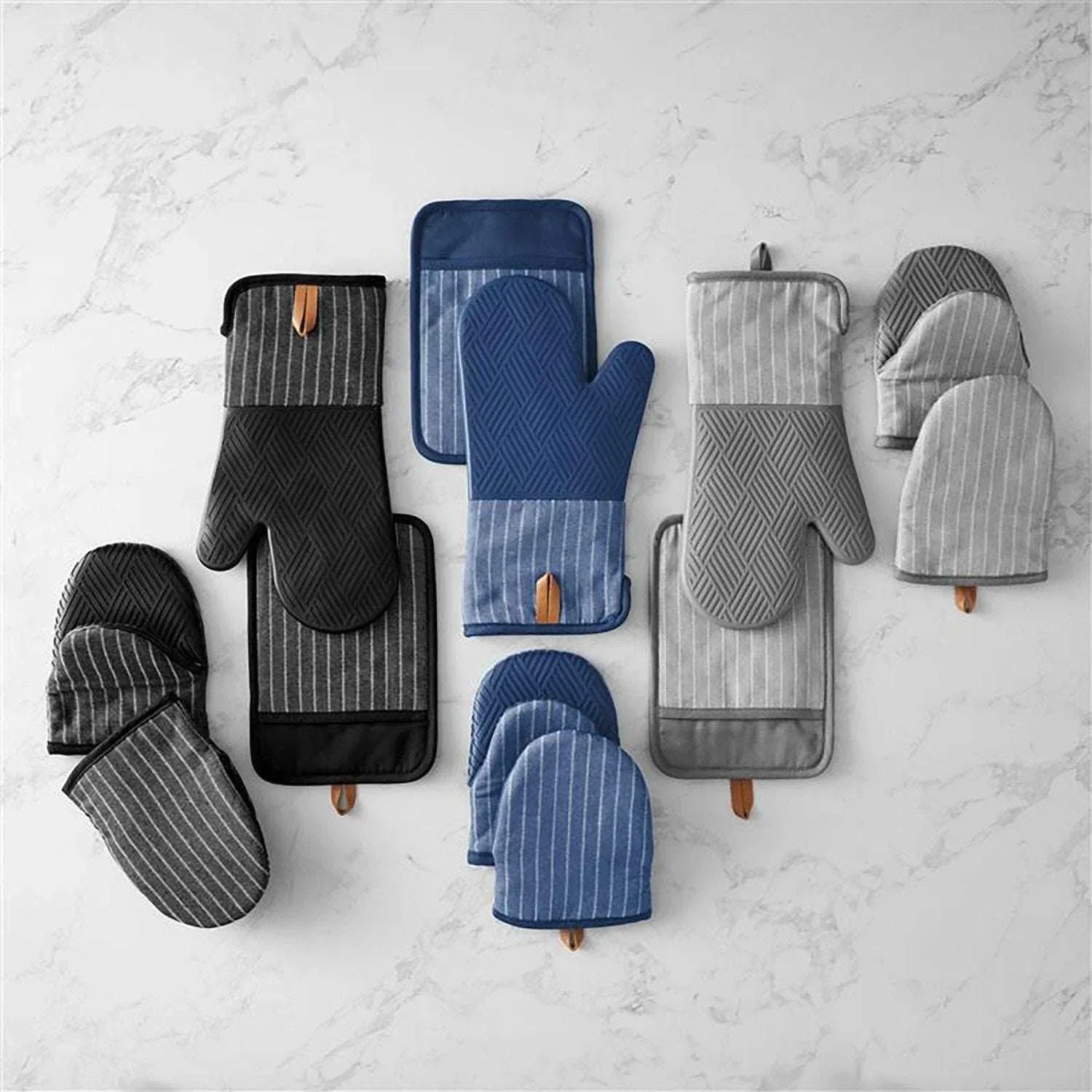 Member's Mark 4 -Pack Yarn Dyed Silicone Oven Mitt, Pot Holder, Mini Mitt Set - Image 6