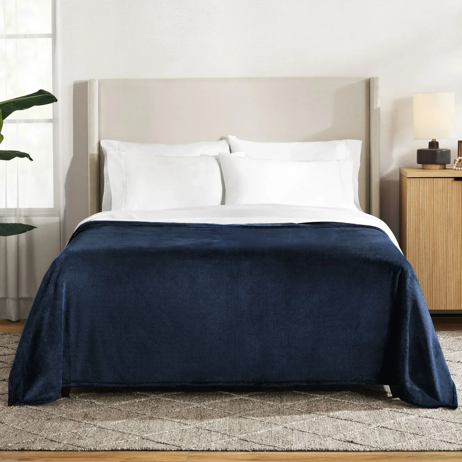 Member's Mark Herringbone Velvet Plush Blanket - Image 10