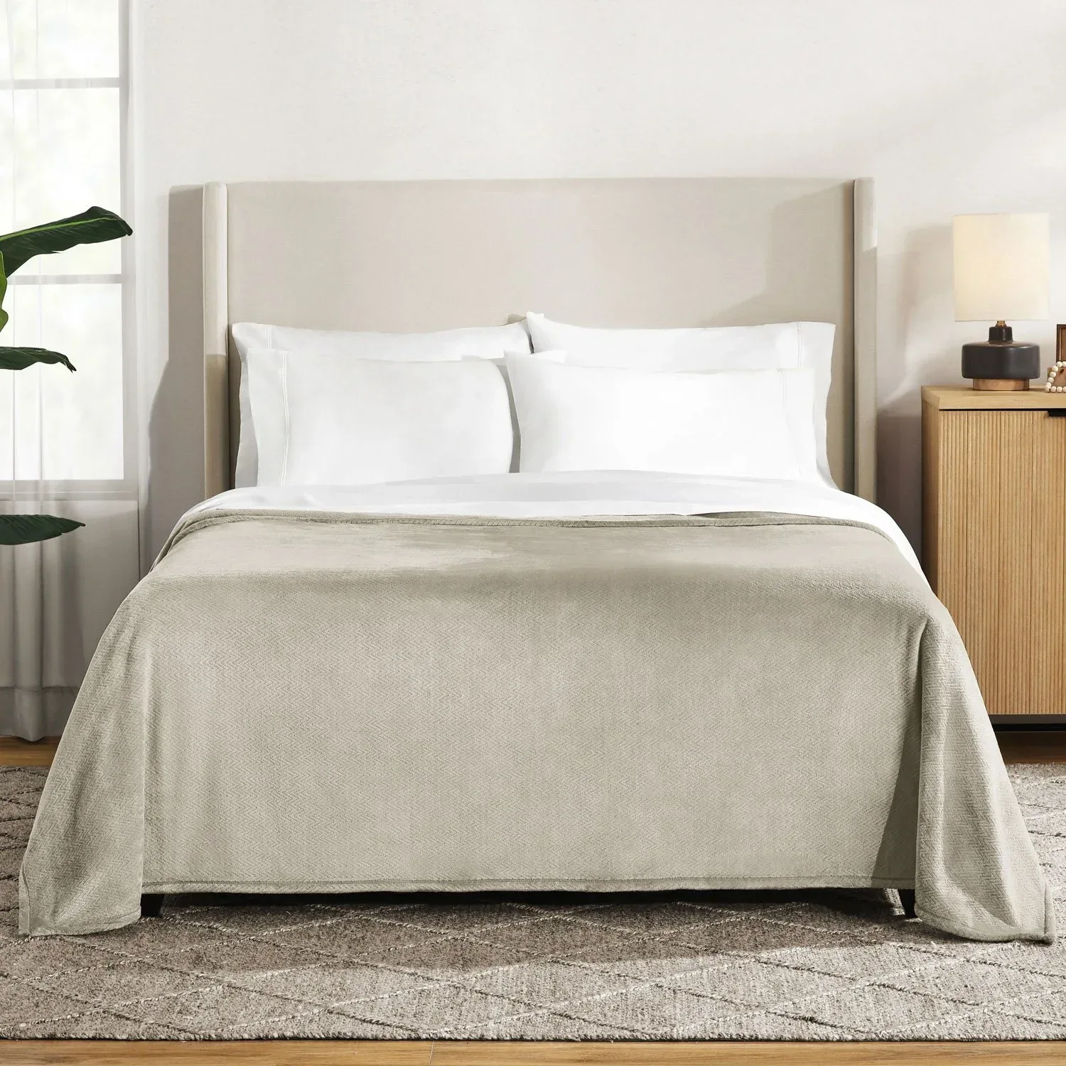 Member's Mark Herringbone Velvet Plush Blanket - Image 12