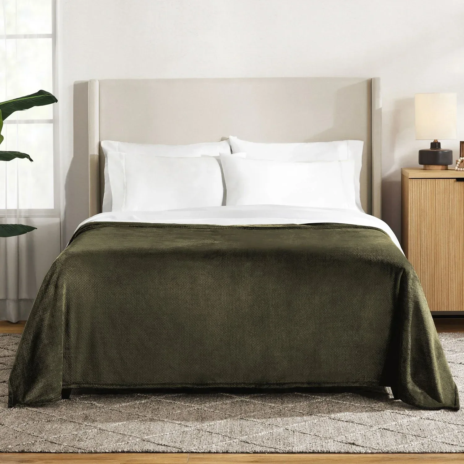 Member's Mark Herringbone Velvet Plush Blanket - Image 13