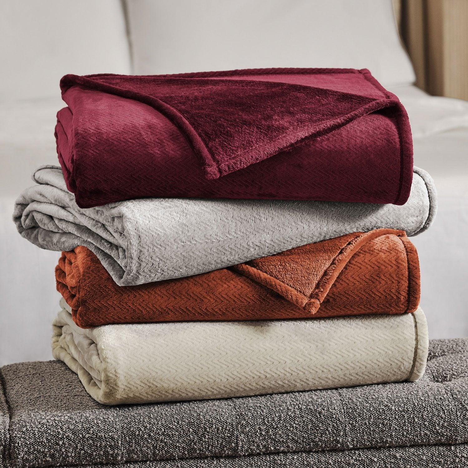 Member's Mark Herringbone Velvet Plush Blanket - Image 5