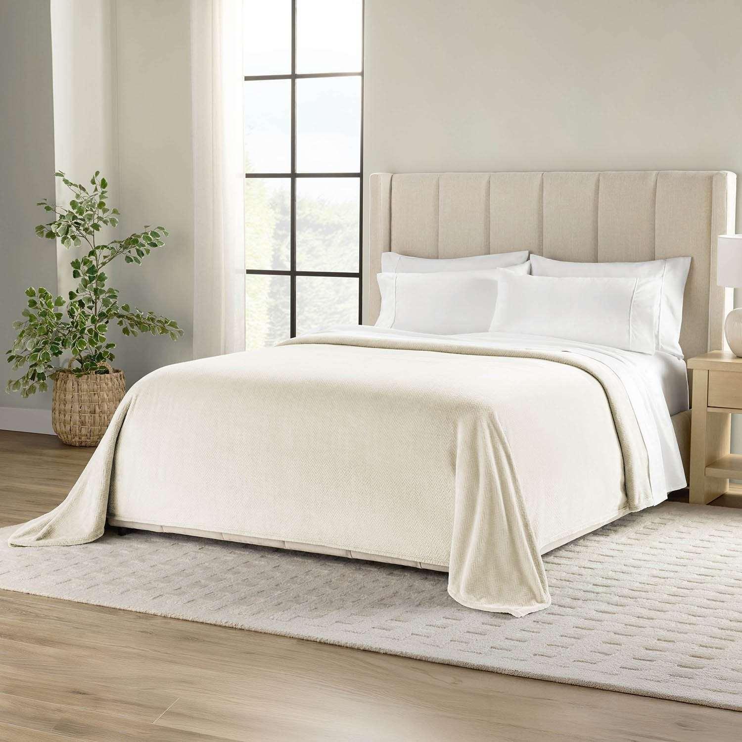 Member's Mark Oversized Cloud Touch Blanket