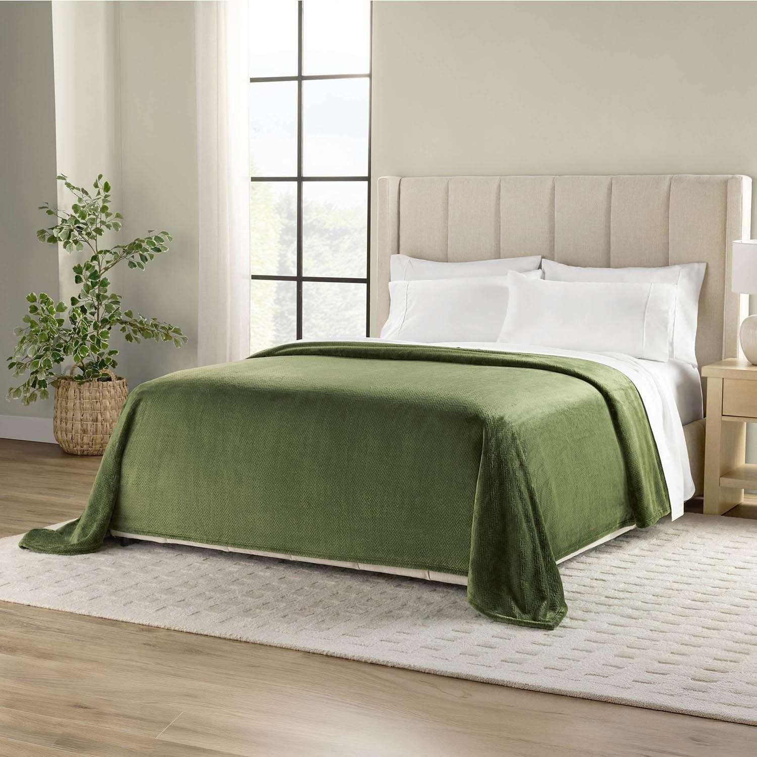 Member's Mark Oversized Cloud Touch Blanket - Image 11