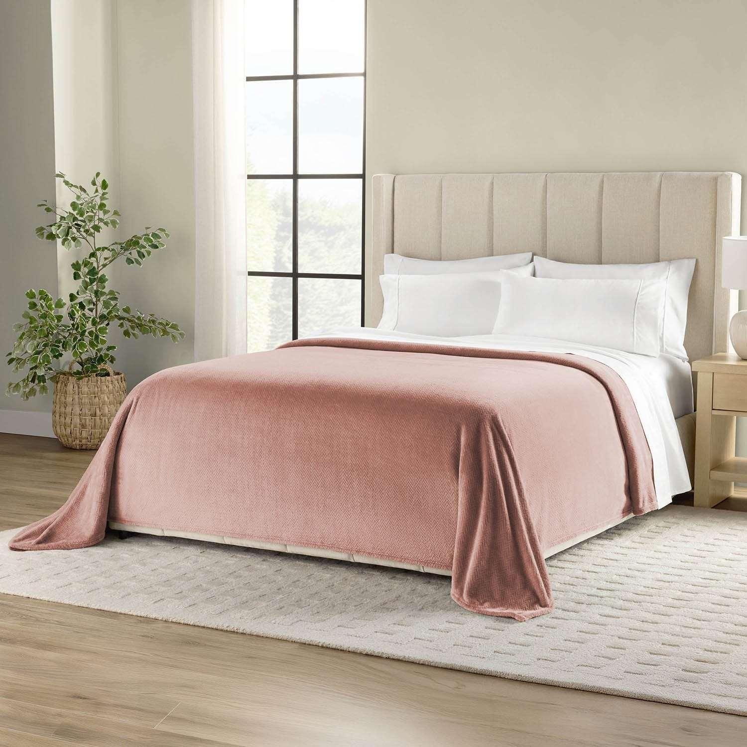 Member's Mark Oversized Cloud Touch Blanket - Image 14