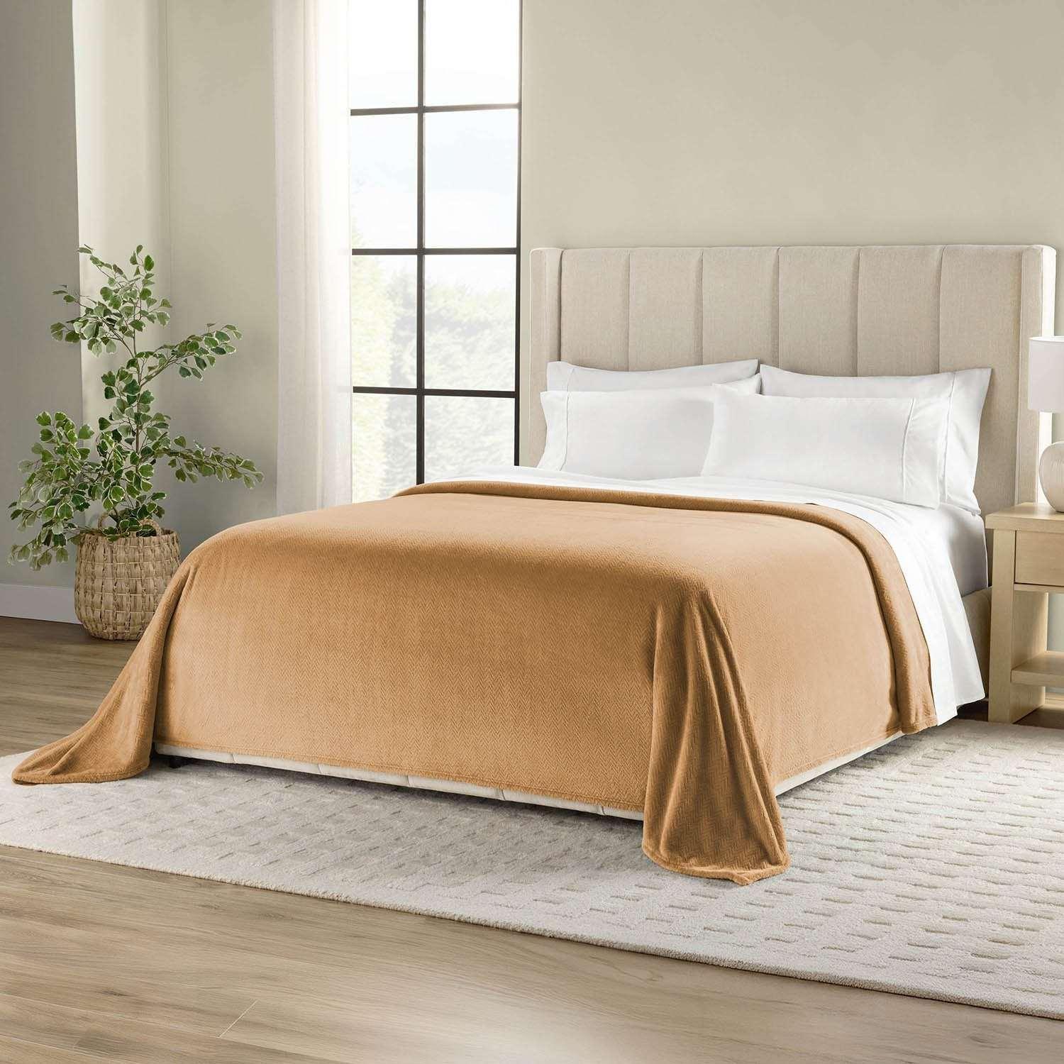 Member's Mark Oversized Cloud Touch Blanket - Image 8