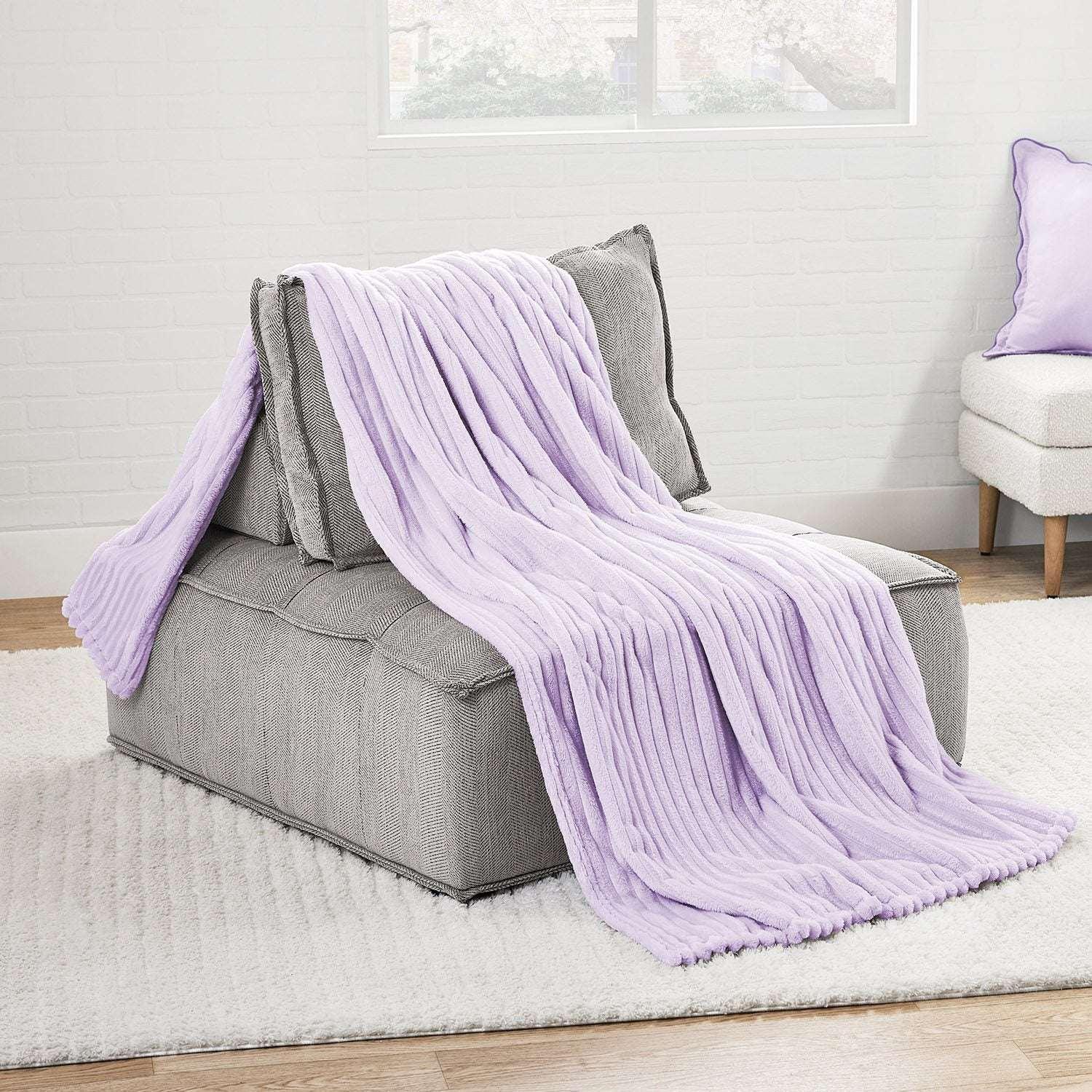 Member's Mark Oversized Plush Blanket, 78" x 92" - Image 13
