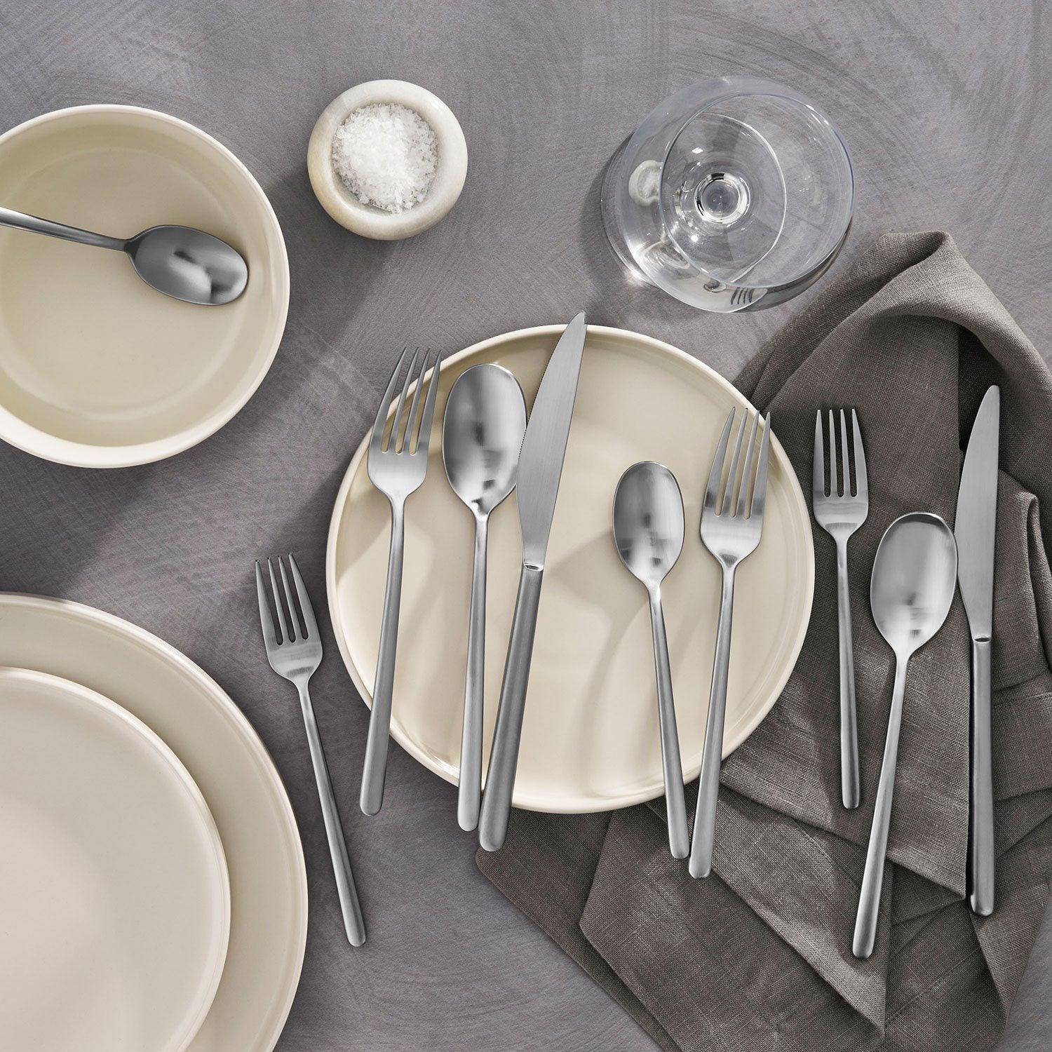 Member's Mark Premium 20-Piece 18/10 Stainless Steel Modern Flatware Set, Assorted Finishes - Image 8