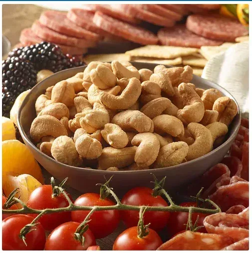 Member's Mark Roasted Whole Cashews with Sea Salt 33 oz. - Image 2