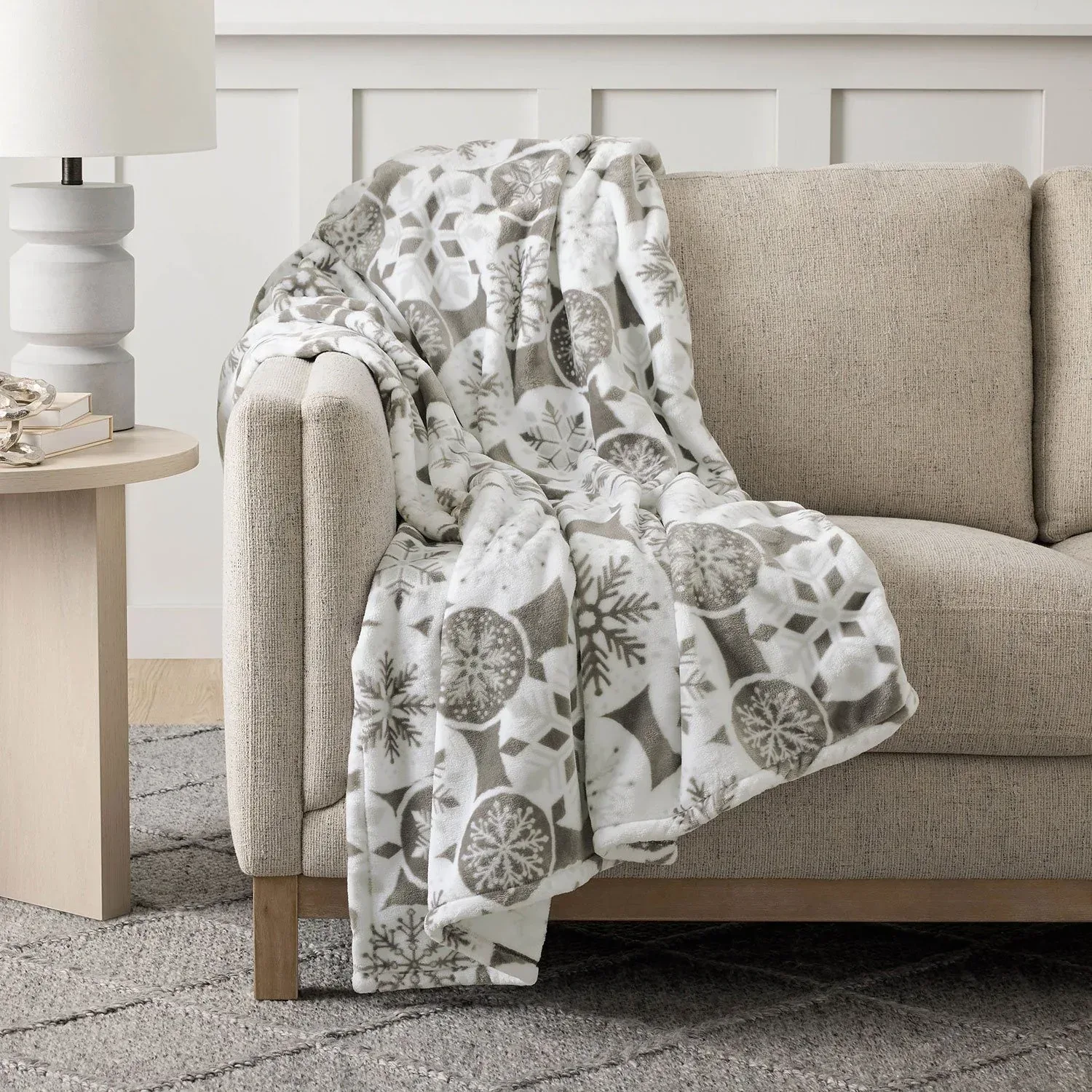 Member's Mark Seasonal Lounge Throw, 60"x70" - Image 28