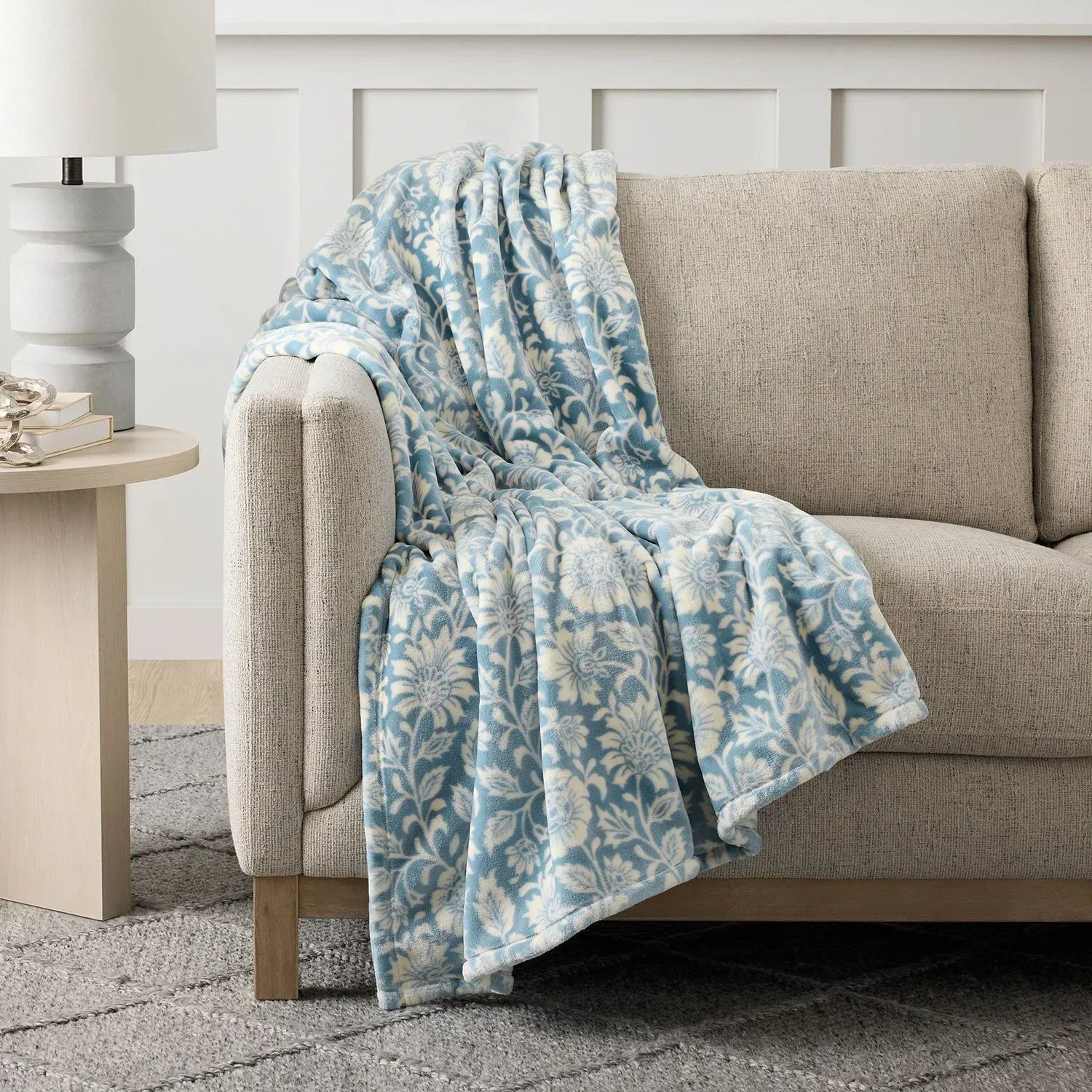 Member's Mark Seasonal Lounge Throw, 60"x70" - Image 34