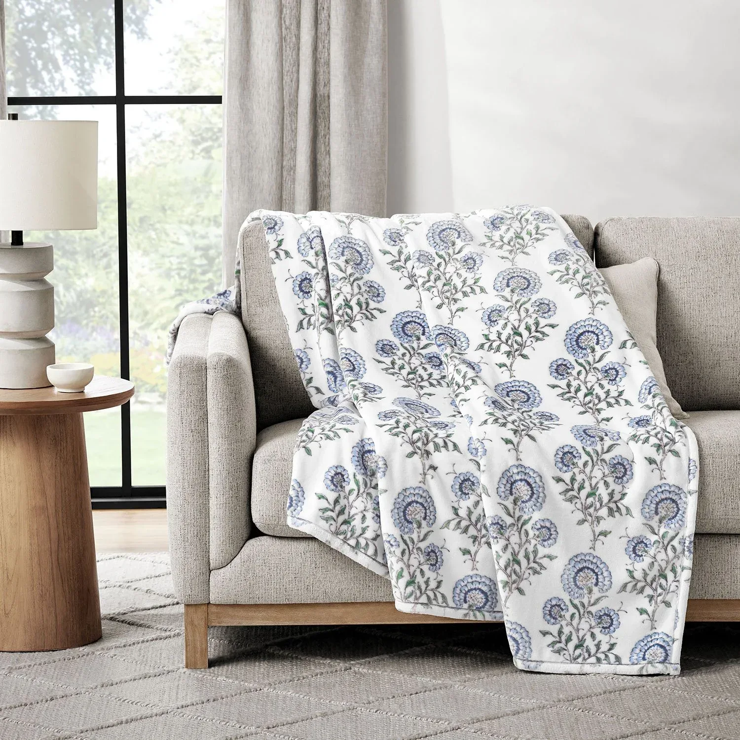 Member's Mark Seasonal Lounge Throw, 60"x70" - Image 44