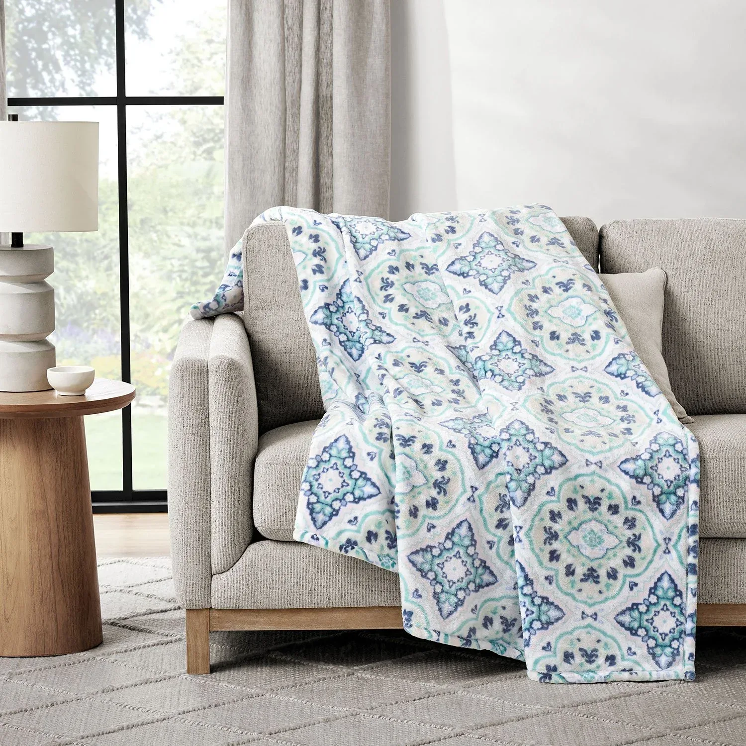 Member's Mark Seasonal Lounge Throw, 60"x70" - Image 47