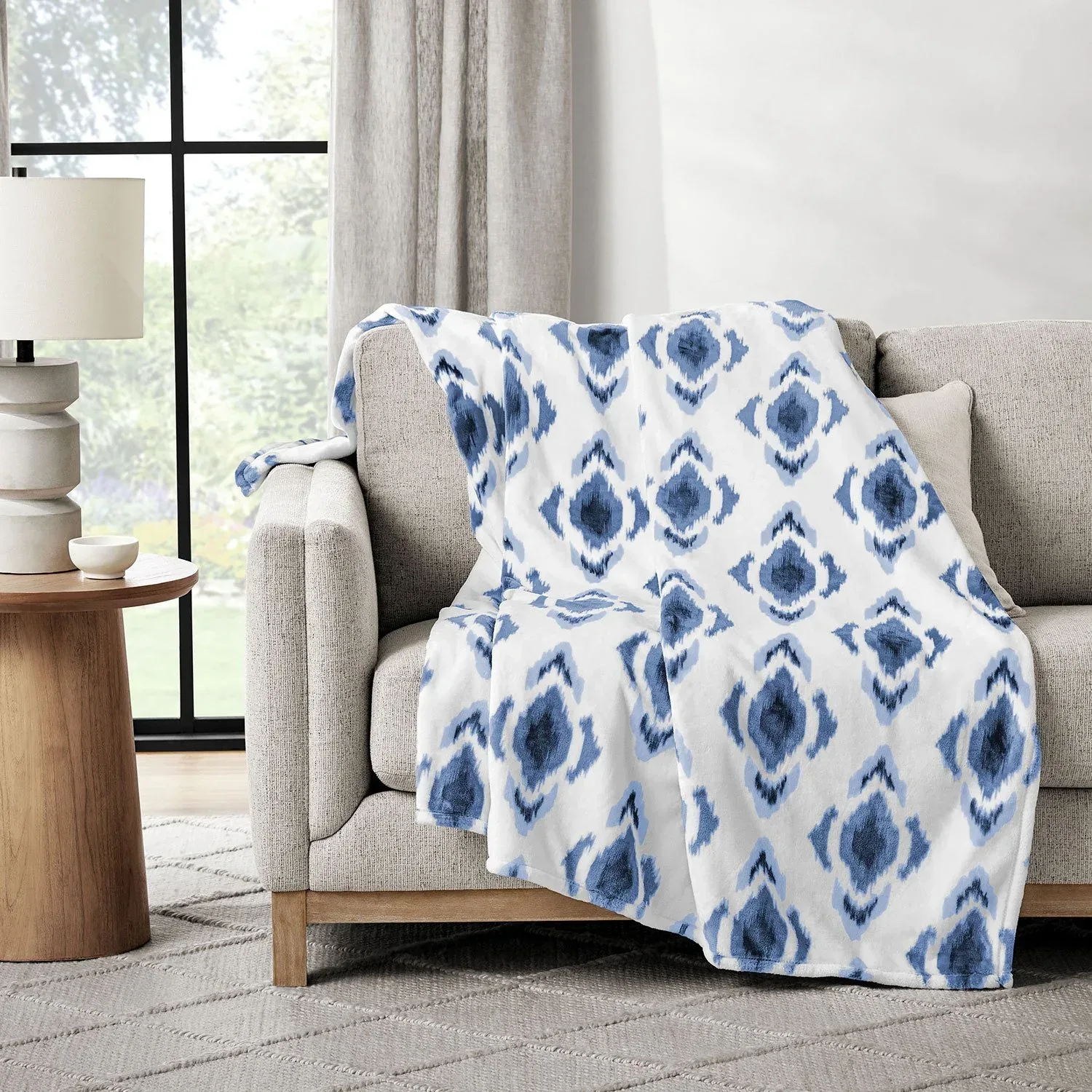 Member's Mark Seasonal Lounge Throw, 60"x70" - Image 48