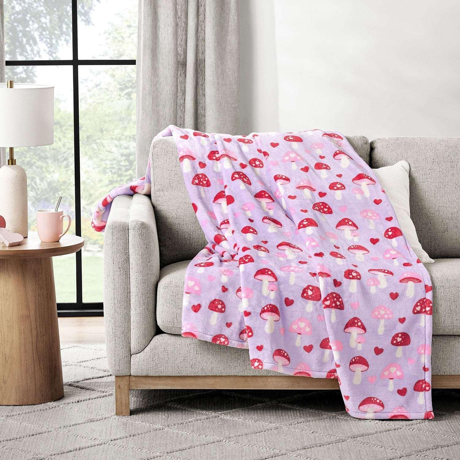 Member's Mark Valentine's Day Lounge Throw - Image 10