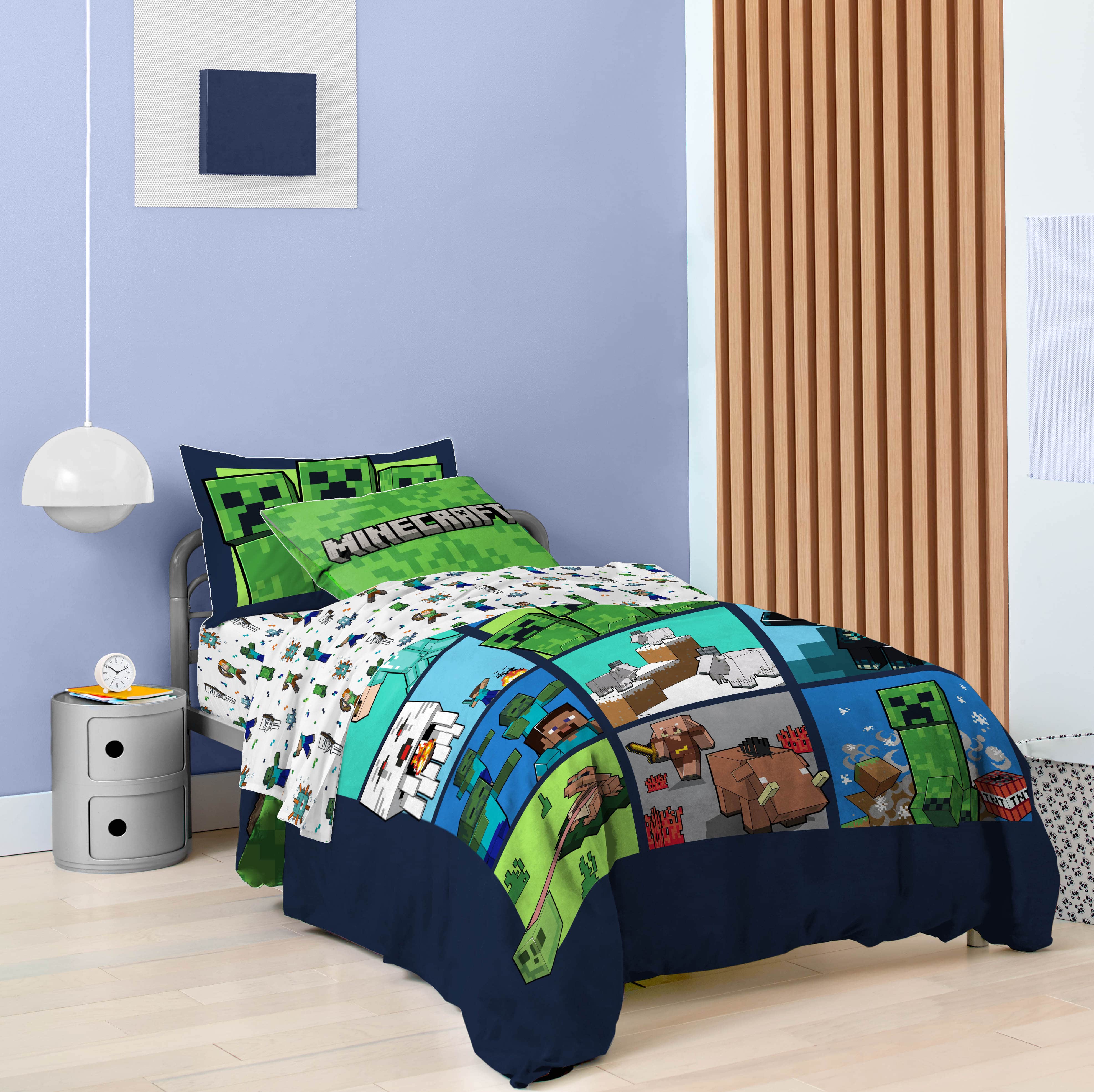 Minecraft Kids 2 Piece Green Reversible Comforter and Pillowcase Bedding Set, Twin/Full - Image 2