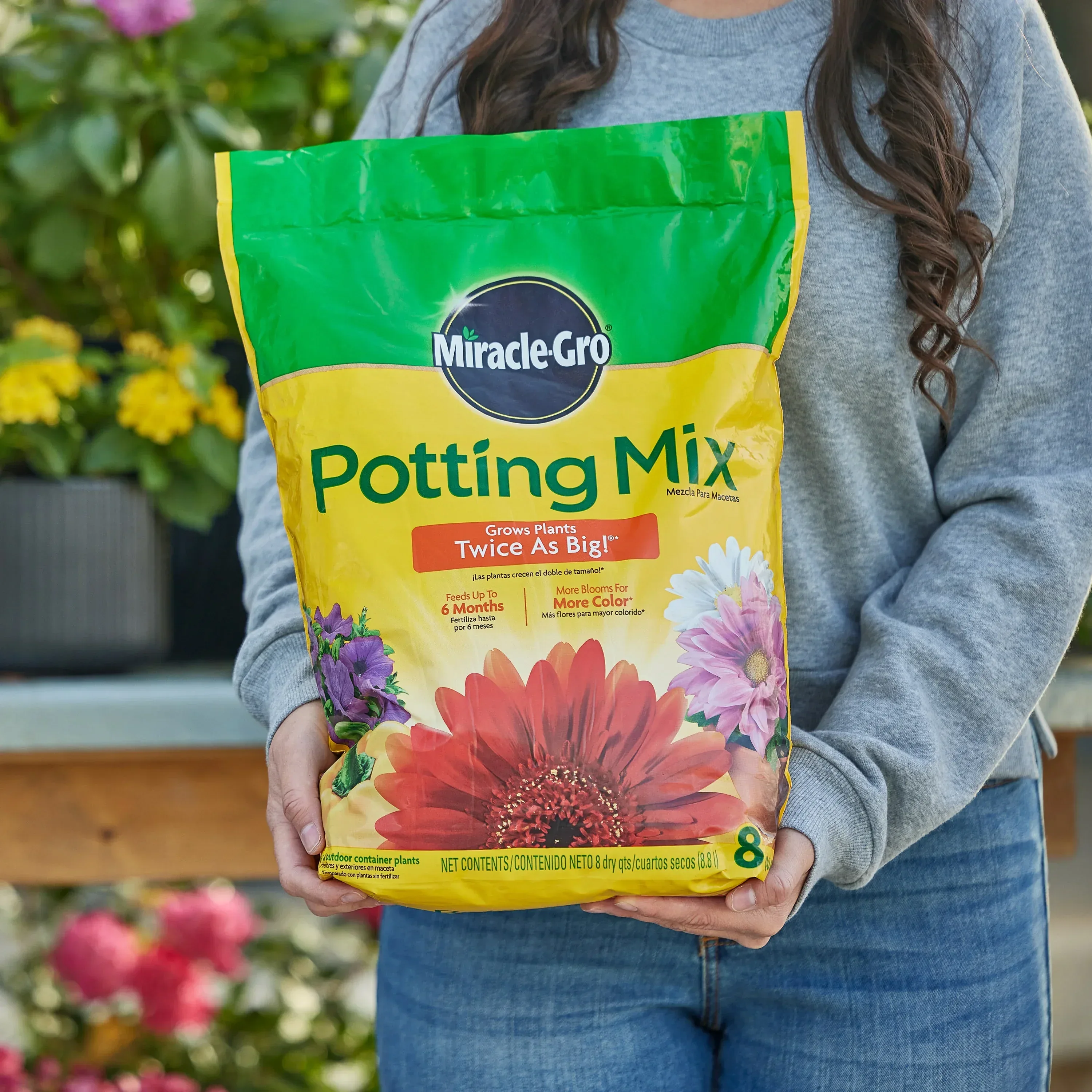 Miracle-Gro Potting Mix, For Indoor or Outdoor Potted Plants, Flowers, Shrubs, 8 qt. - Image 10