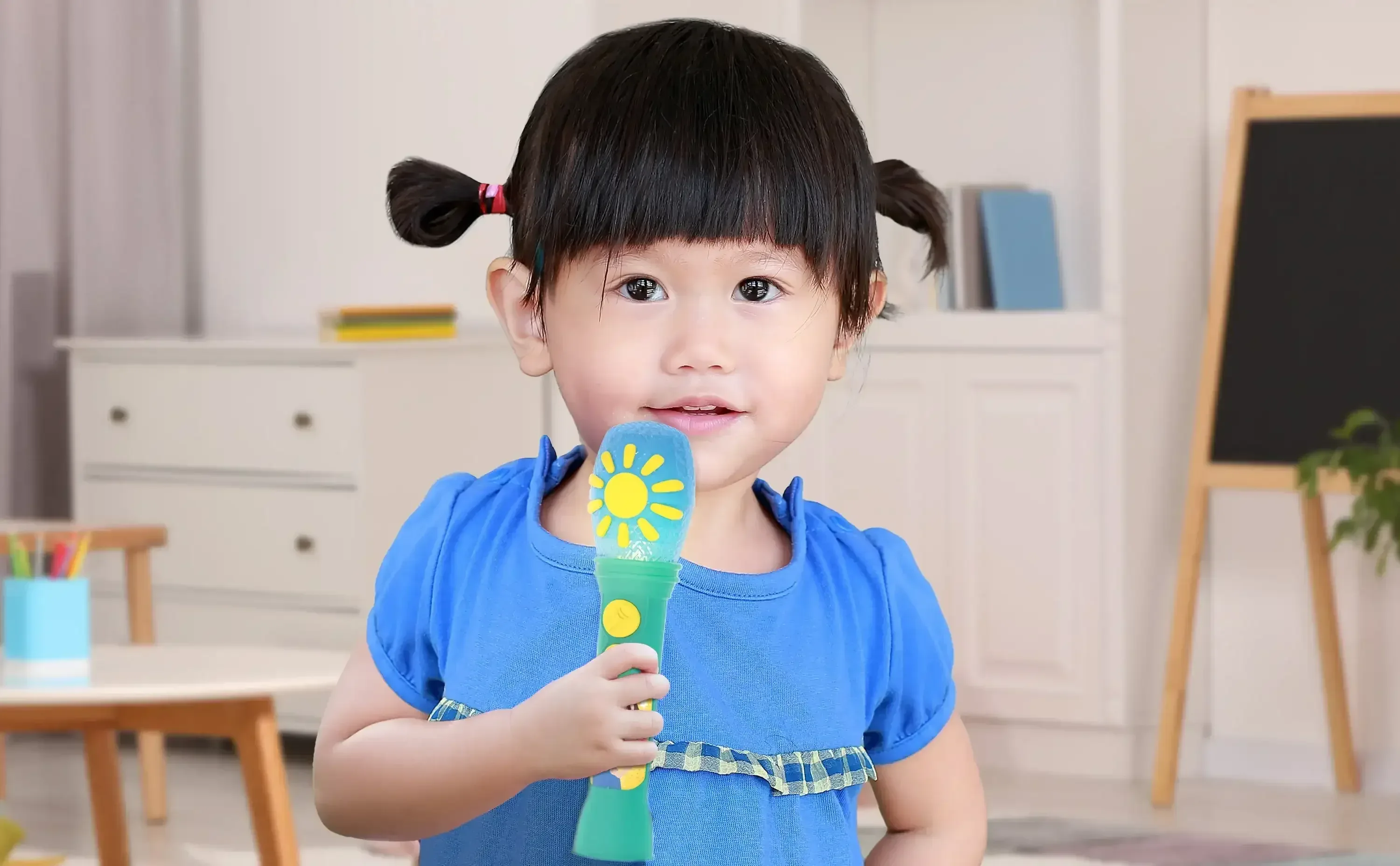 Ms. Rachel Sing Along Microphone, Includes Built-in Music and Lights, Children Ages 18+ Months - Image 3