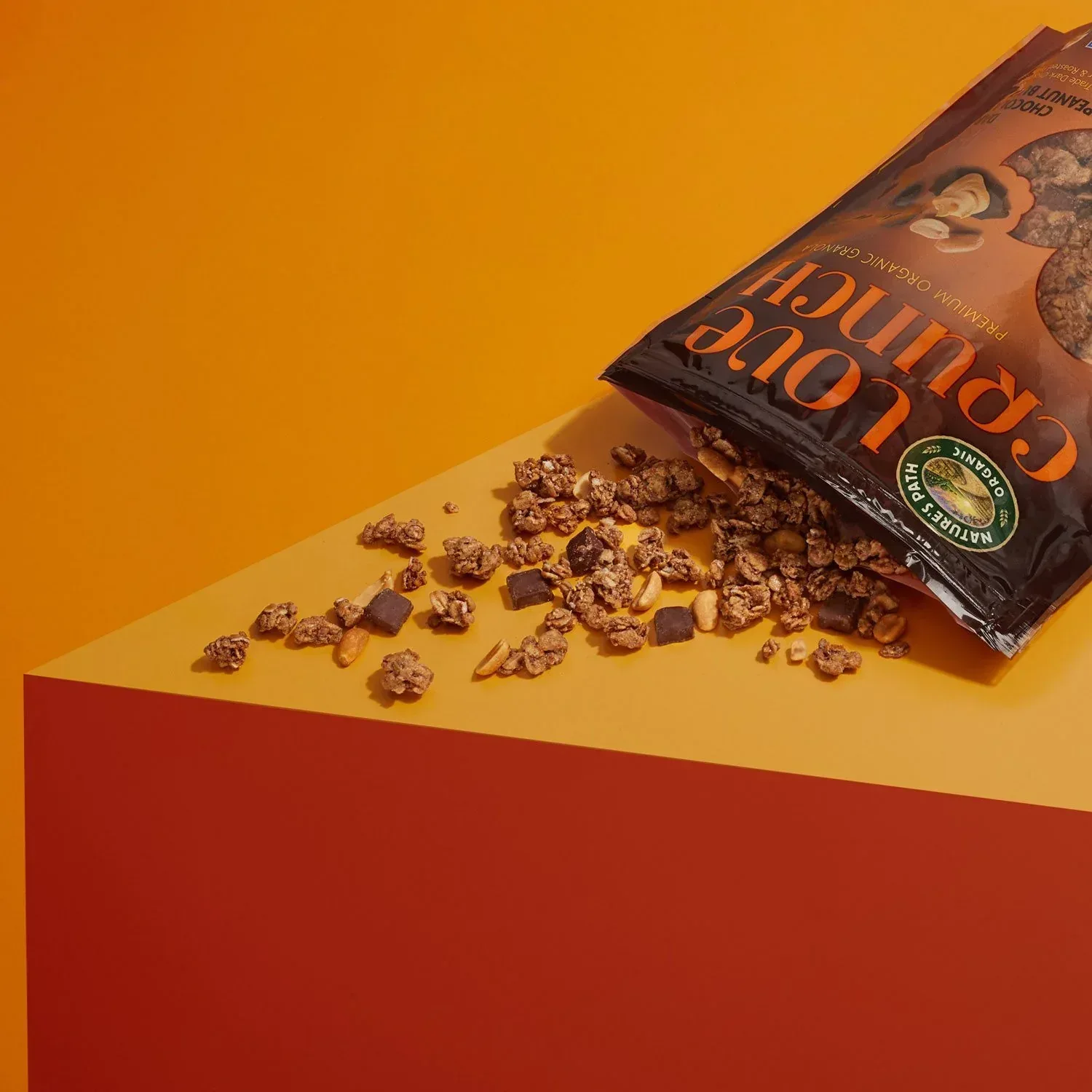Nature's Path Love Crunch Organic Dark Chocolate & Peanut Butter Granola, 32 oz. - Image 3