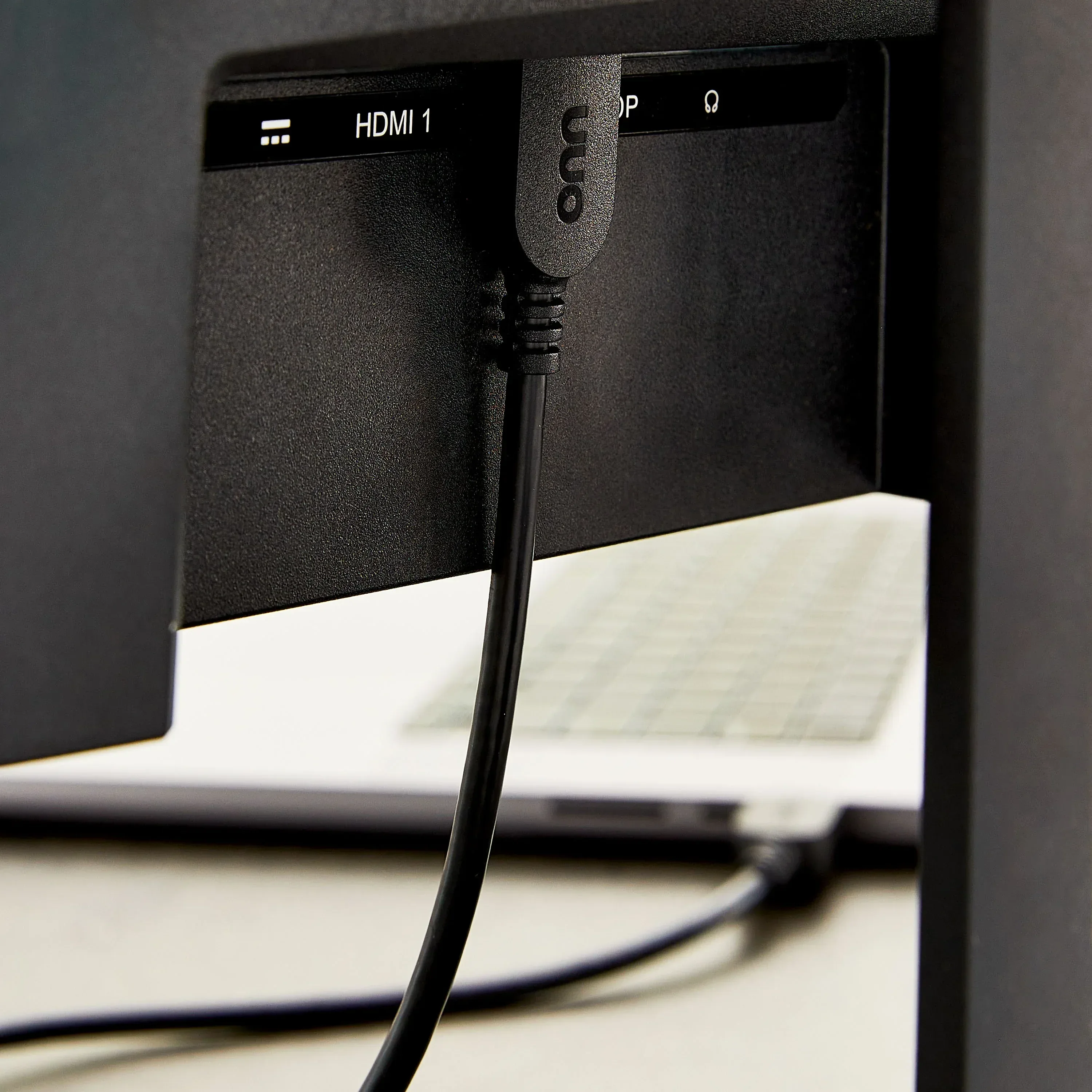 onn 2ft 4K UHD HDMI Cable - Image 2