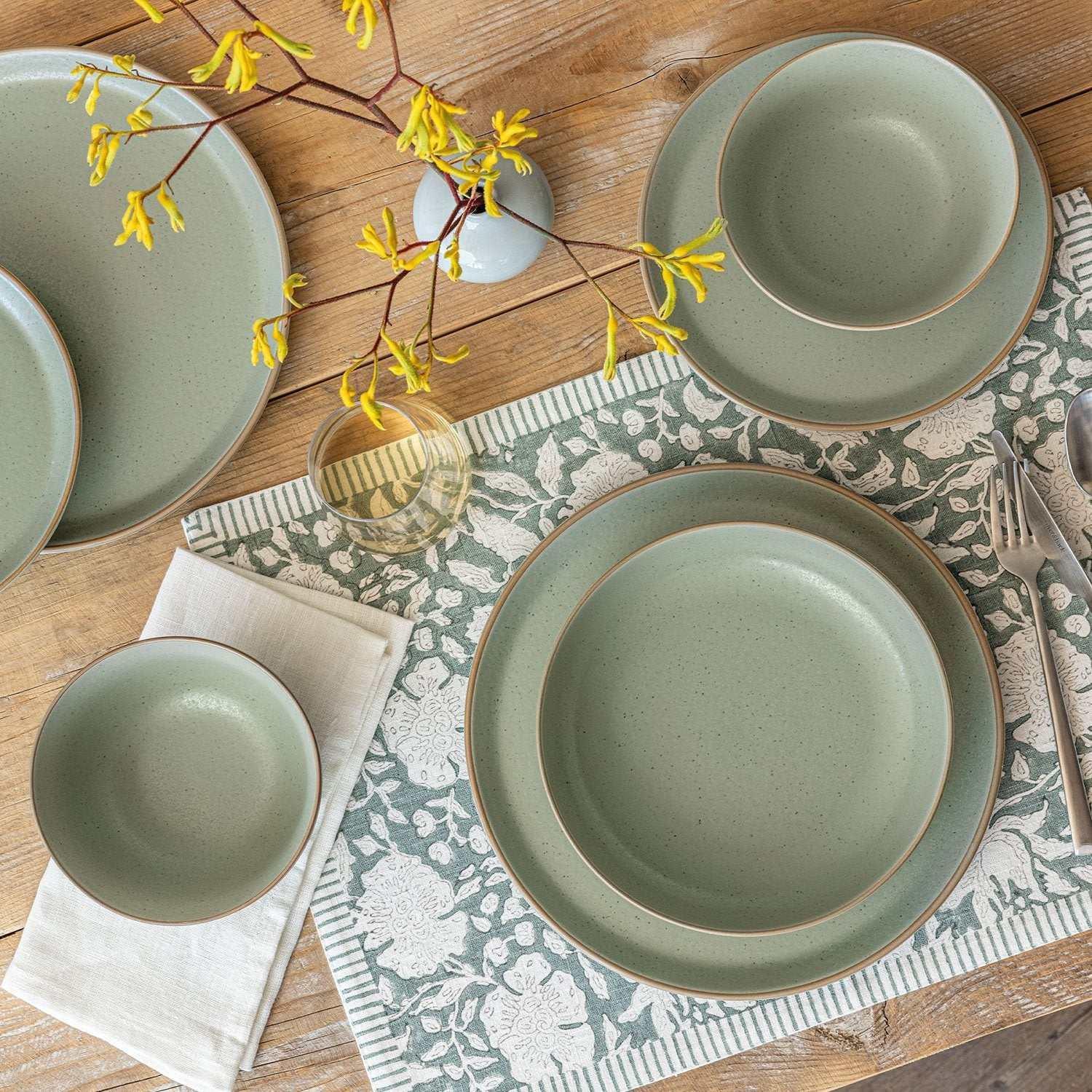 Over&back 16-Piece Artisan Stoneware Dinnerware Set - Image 8
