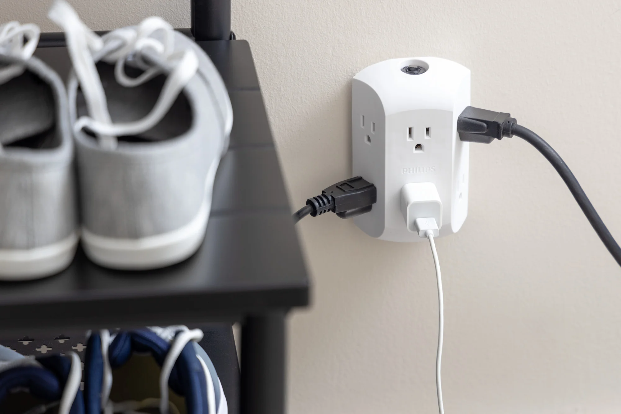 Philips 6 Outlet Grounded Wall Tap, Resettable Circuit Breaker, White, SPS1460WA/37 - Image 7