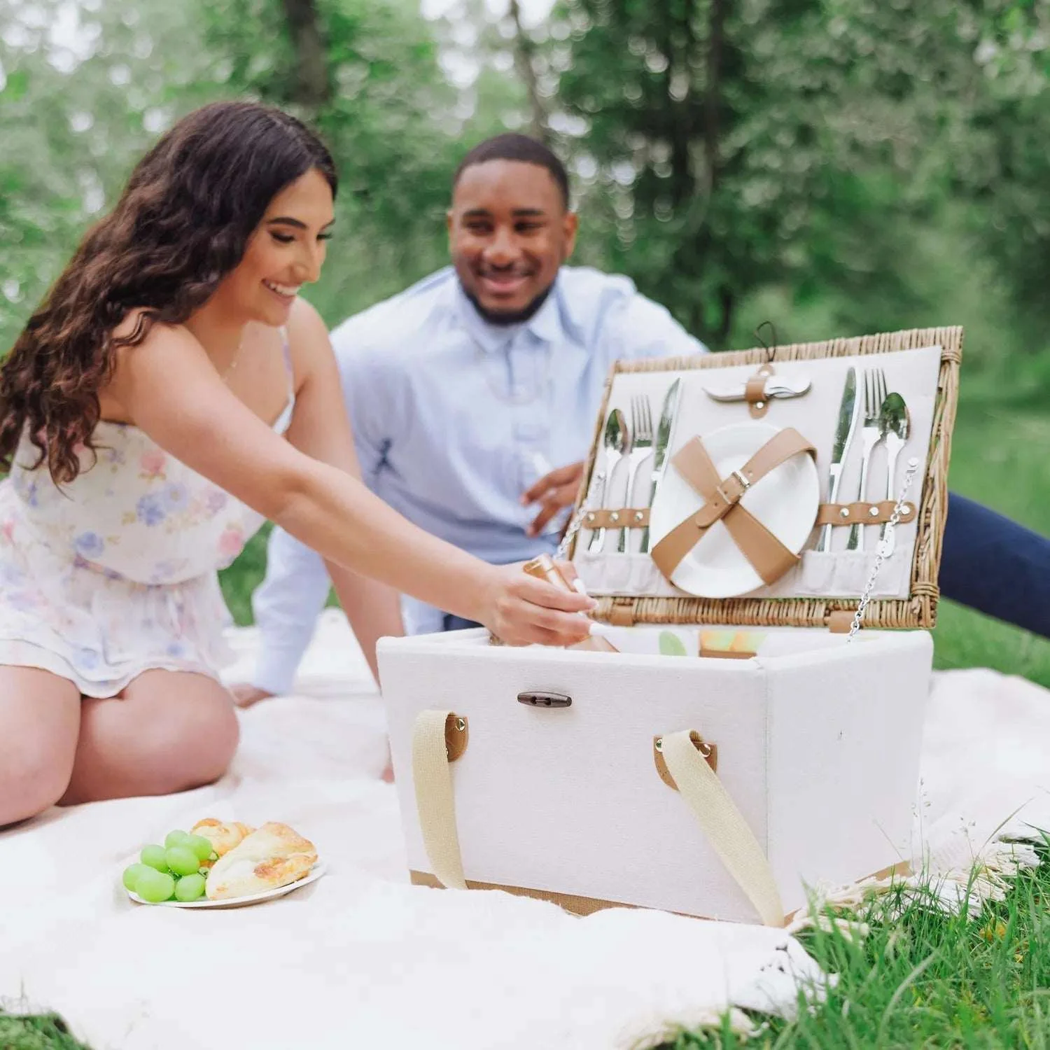 Picnic Time Lemongrove Picnic Basket - Image 2