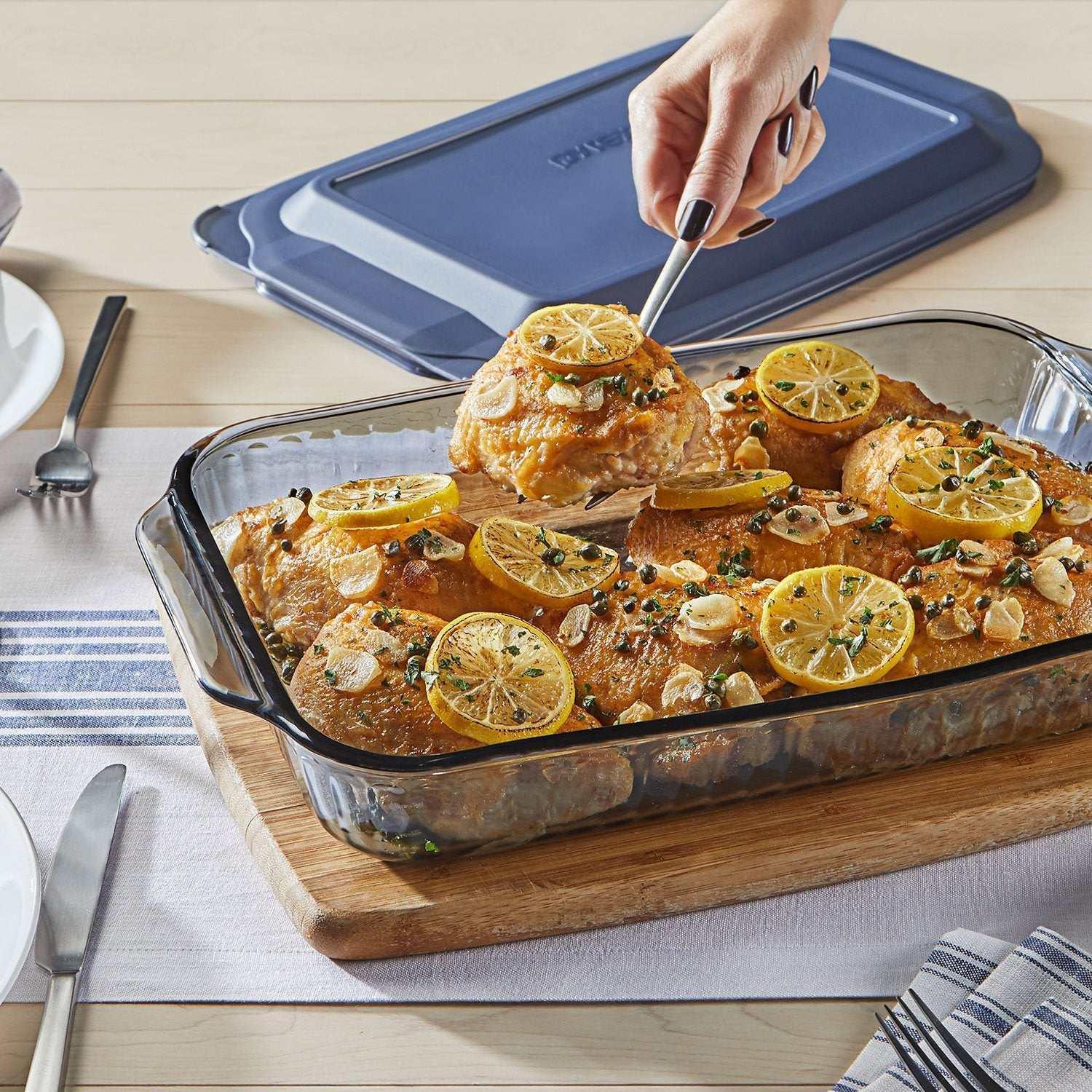 Pyrex Sculpted Tinted 4-Piece Glass Baking Dish Set with Airtight Lids - Image 3