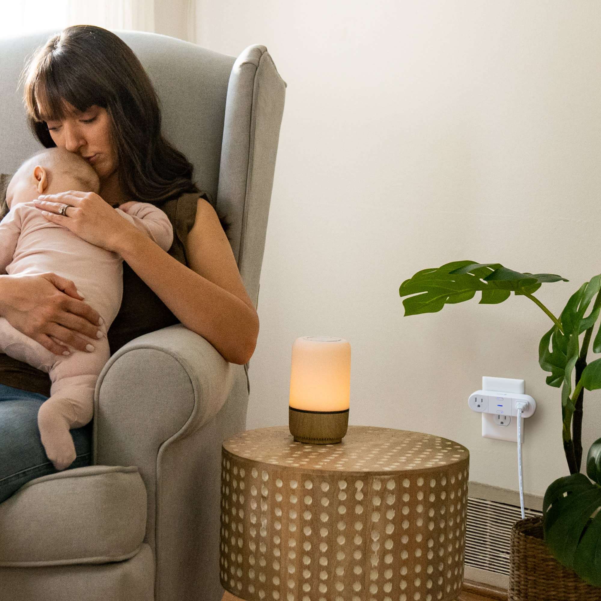 Safety 1st Dual Smart Outlet, White, Toddler - Image 4