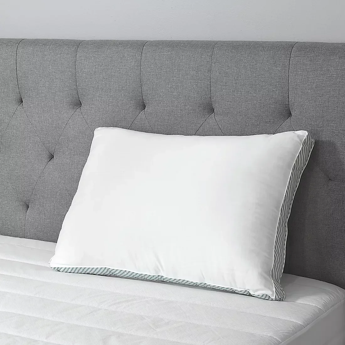 Sealy Extra Firm Support Standard/Queen Size Pillow - Striped Gusset - Image 3