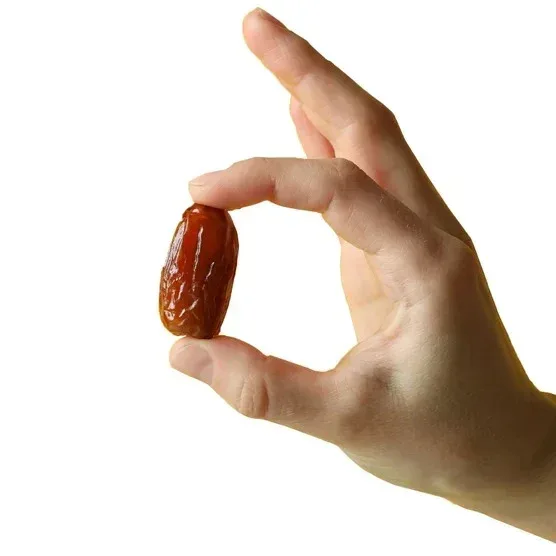 Terra Delyssa Organic Pitted Deglet Noor Dates 2-pack (44 oz. each) - Image 2