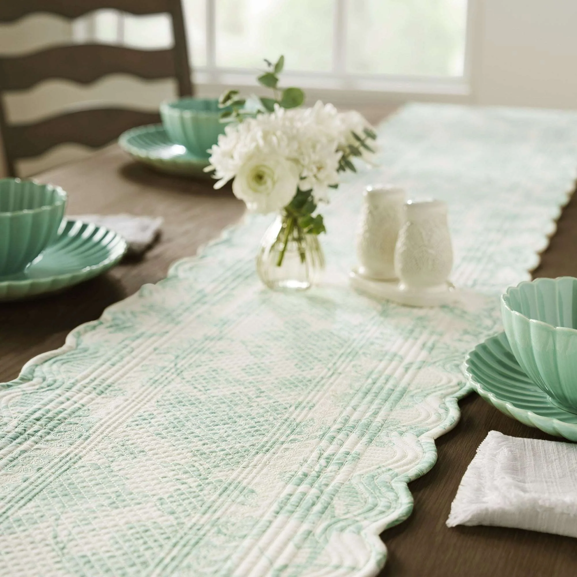The Pioneer Woman Agatha Quilted Fabric Table Runner, Green & White, 14" x 90" - Image 5