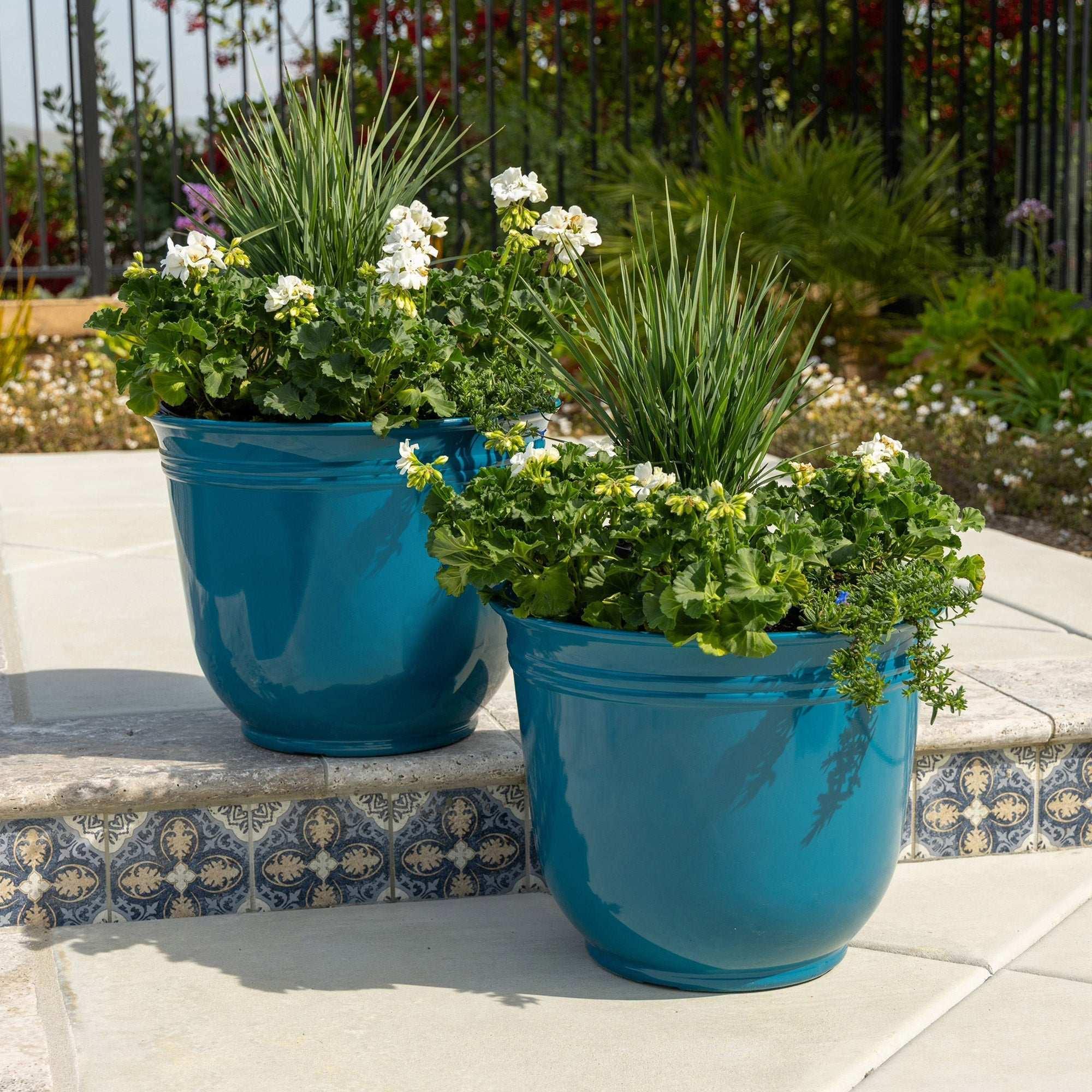 Theo Resin Planters by Trendspot, 2-pack - Image 2