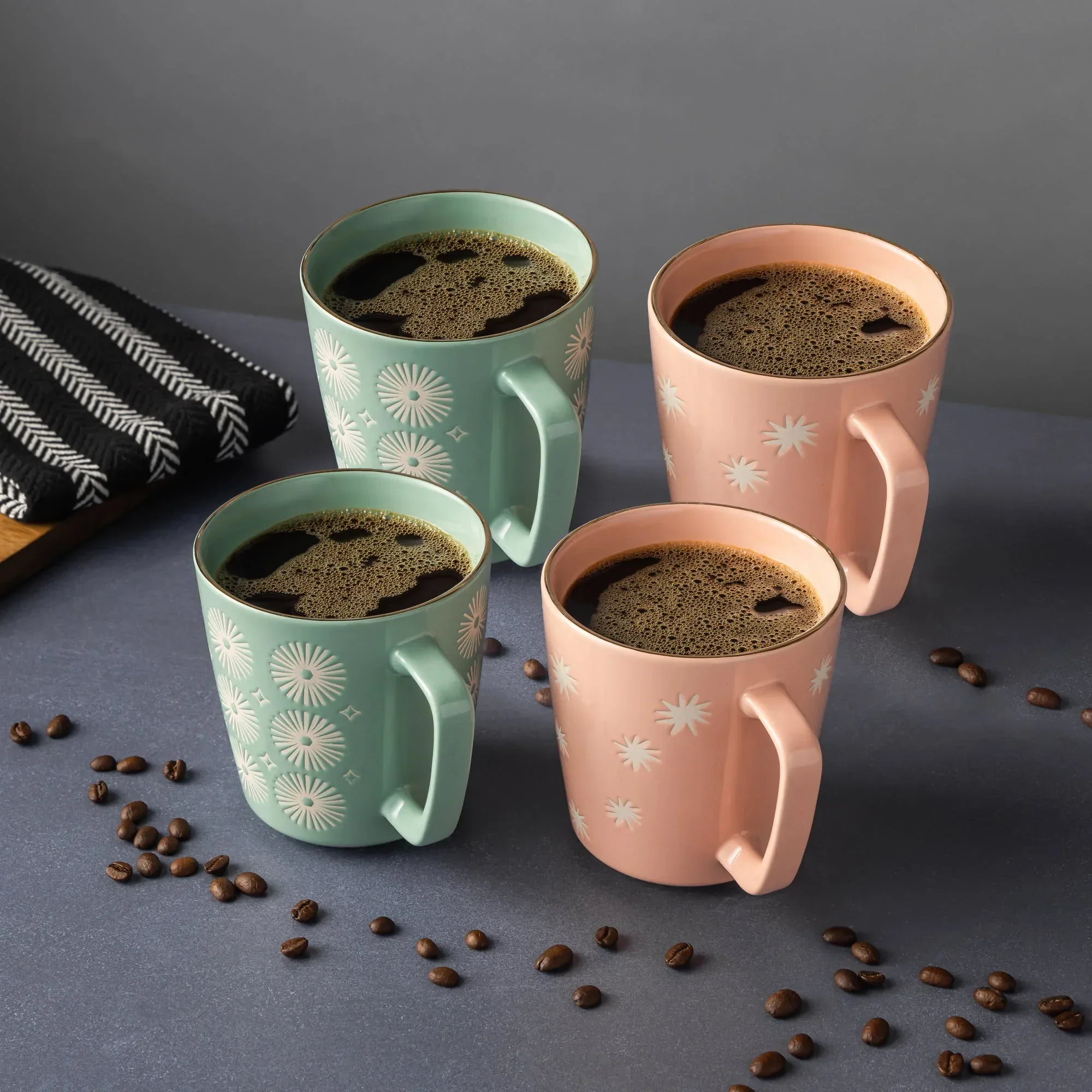 Thyme & Table 4 Pack Green SunBurts and Pink Toss Stars Mugs with Gold Rims 19.9 fl oz, Stoneware - Image 3