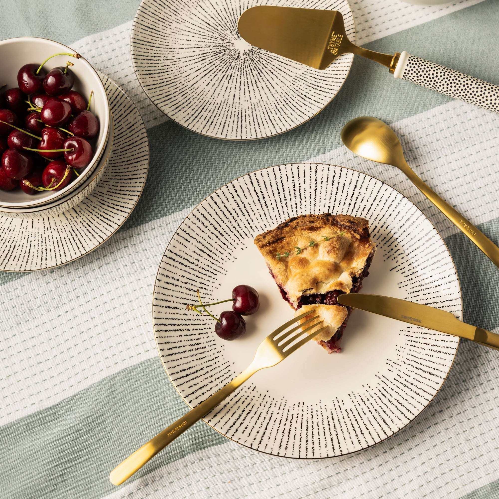 Thyme & Table Riley Ceramic Dinner Plate - Image 4