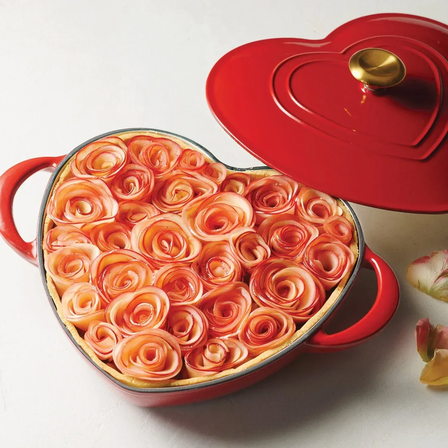Tramontina 3-Quart Heart Shape Enameled Cast Iron Dutch Oven (Shallow, Oven Safe) - Image 18