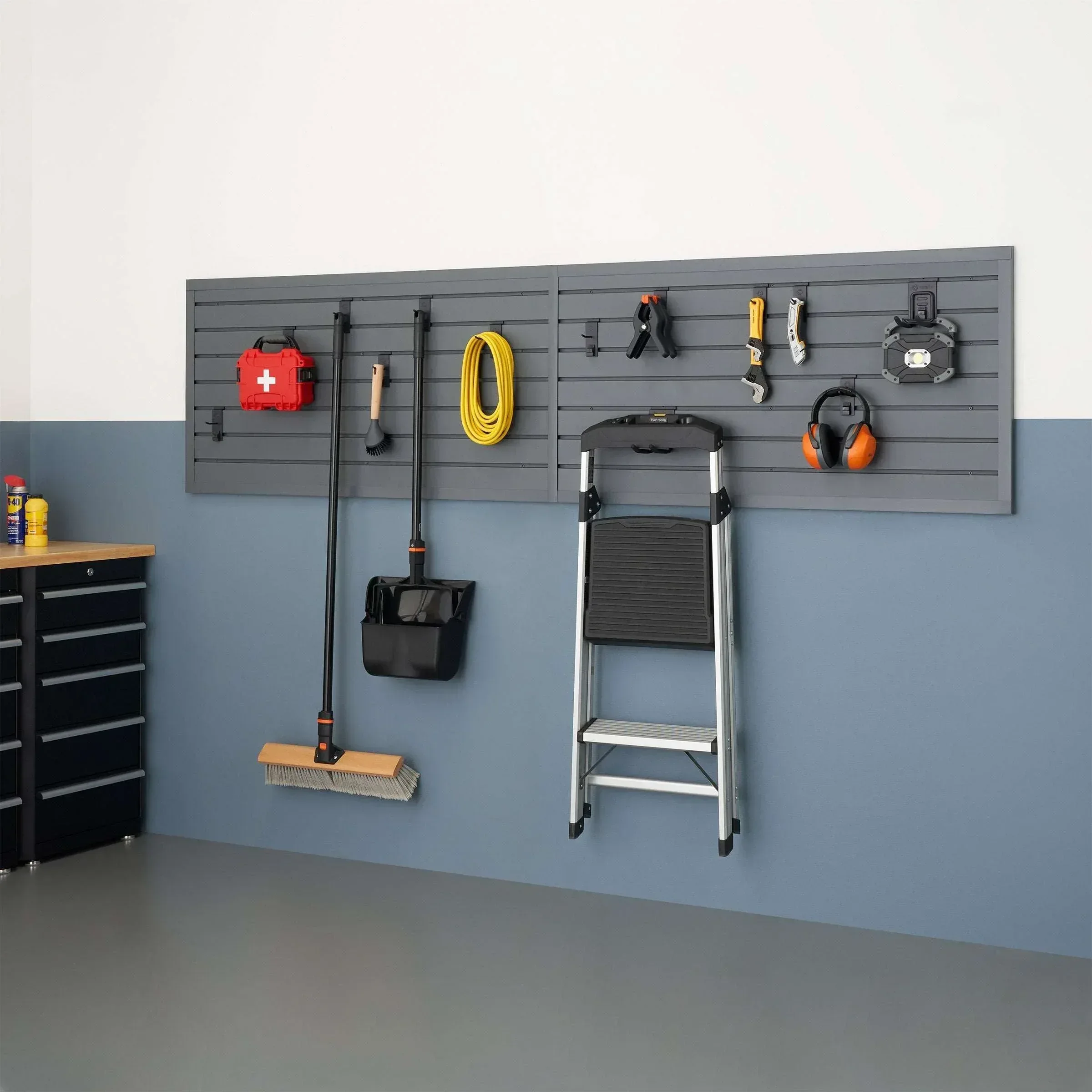 TRINITY 16 Sq Ft Modular Slatwall 13-piece Accessory Set - Image 2
