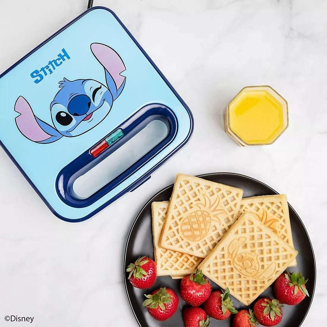 Uncanny Brands Disney Lilo and Stitch Waffle Maker - Image 4