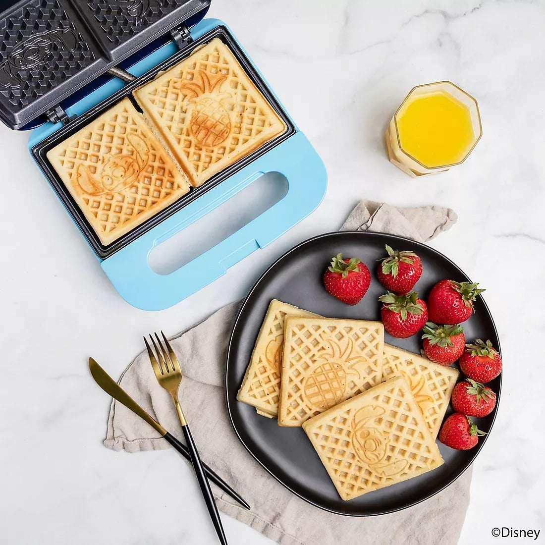 Uncanny Brands Disney Lilo and Stitch Waffle Maker - Image 5