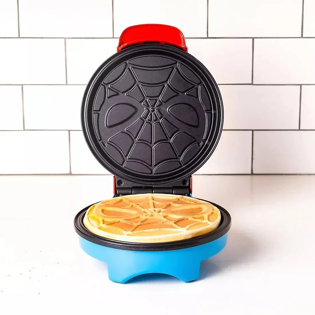 Uncanny Brands Marvel Classic Spiderman Waffle Maker - Image 3