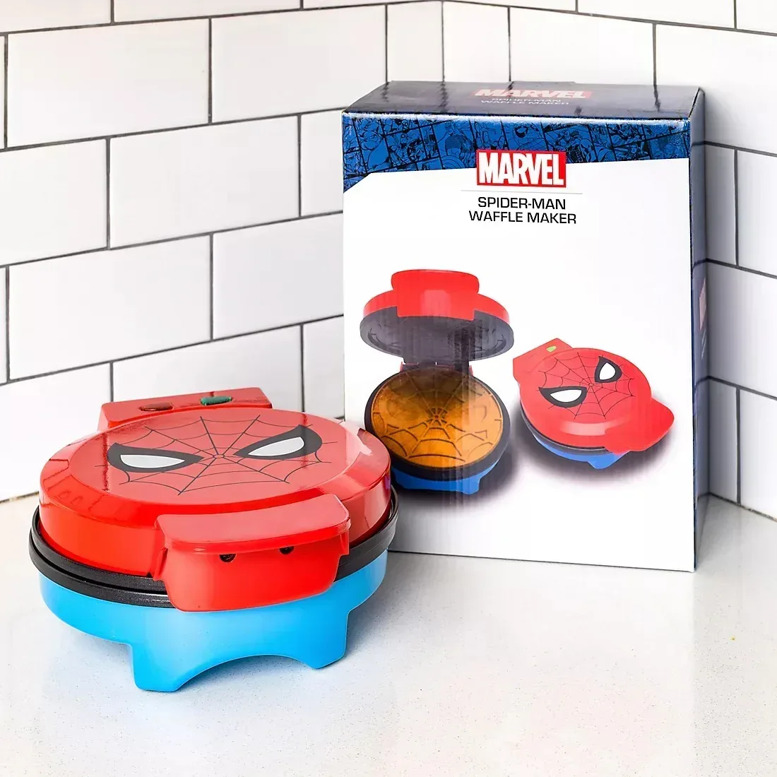 Uncanny Brands Marvel Classic Spiderman Waffle Maker - Image 4
