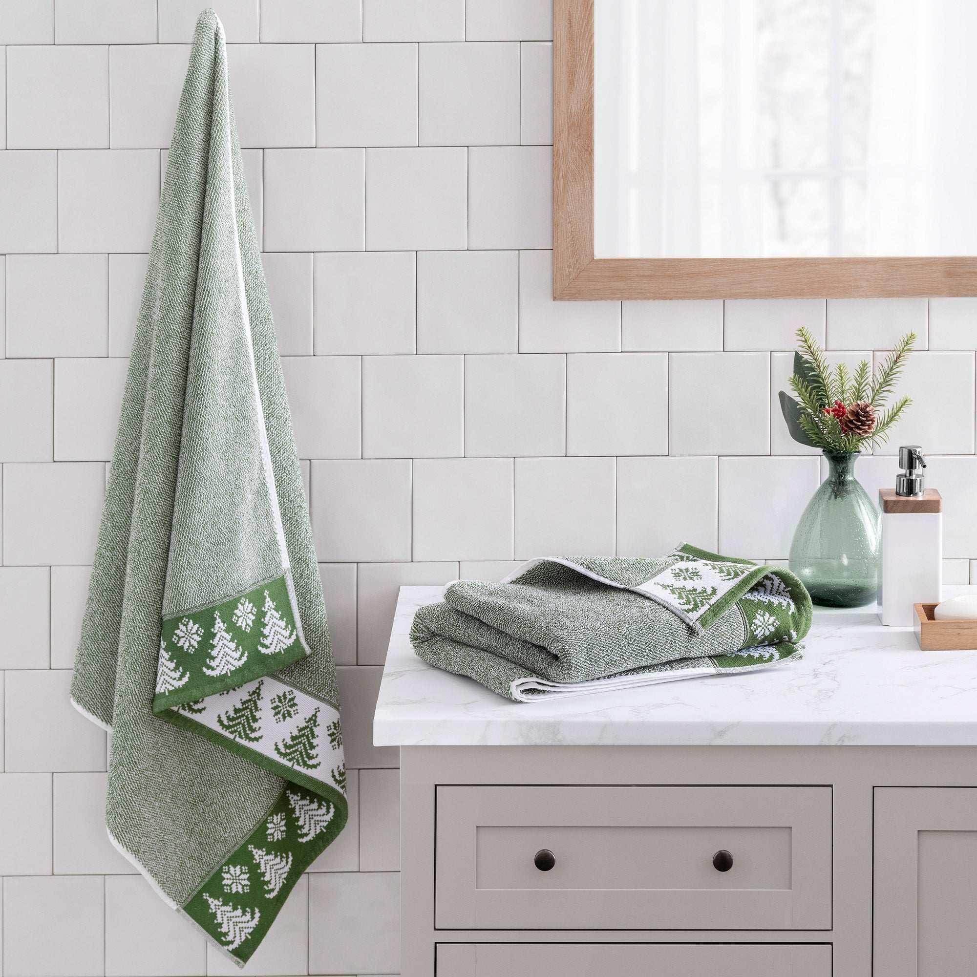 WelHome Holiday Bath Towels, 2-pack - Image 3