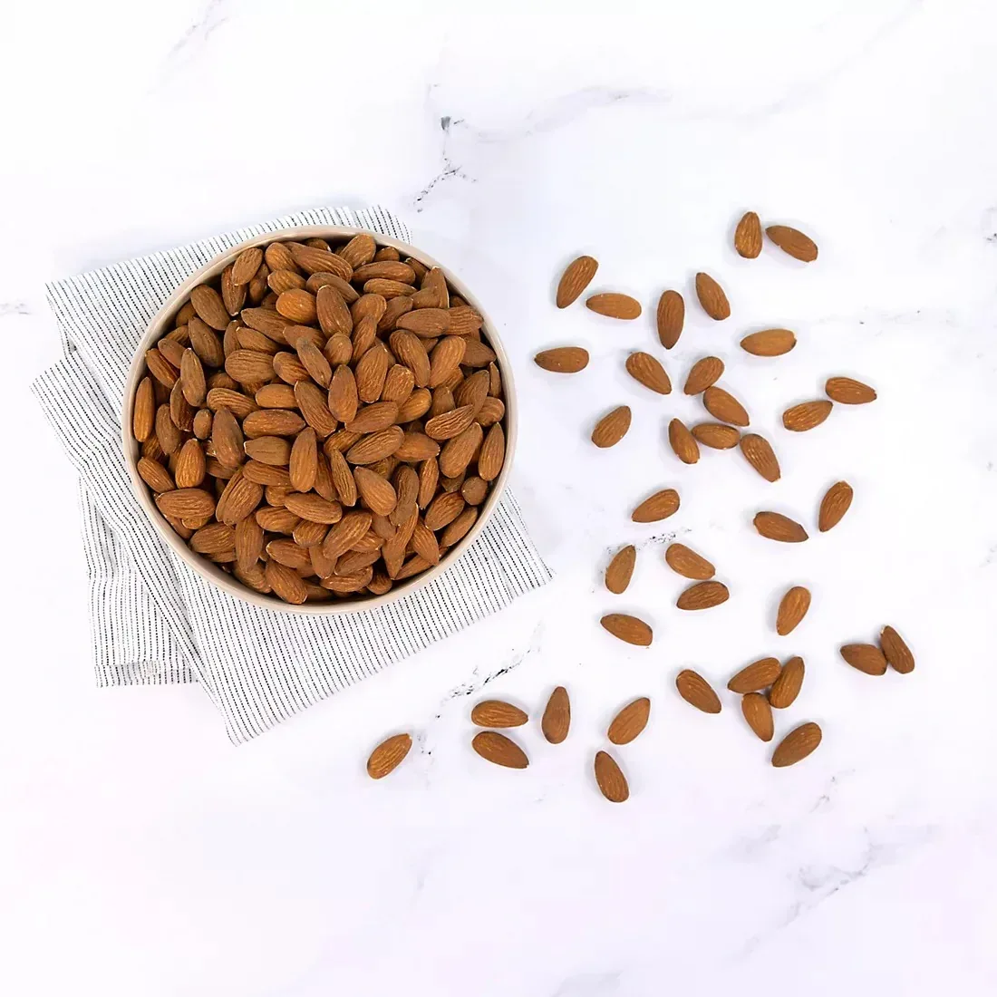 Wellsley Farms Raw Almonds, 22 oz. - Image 5